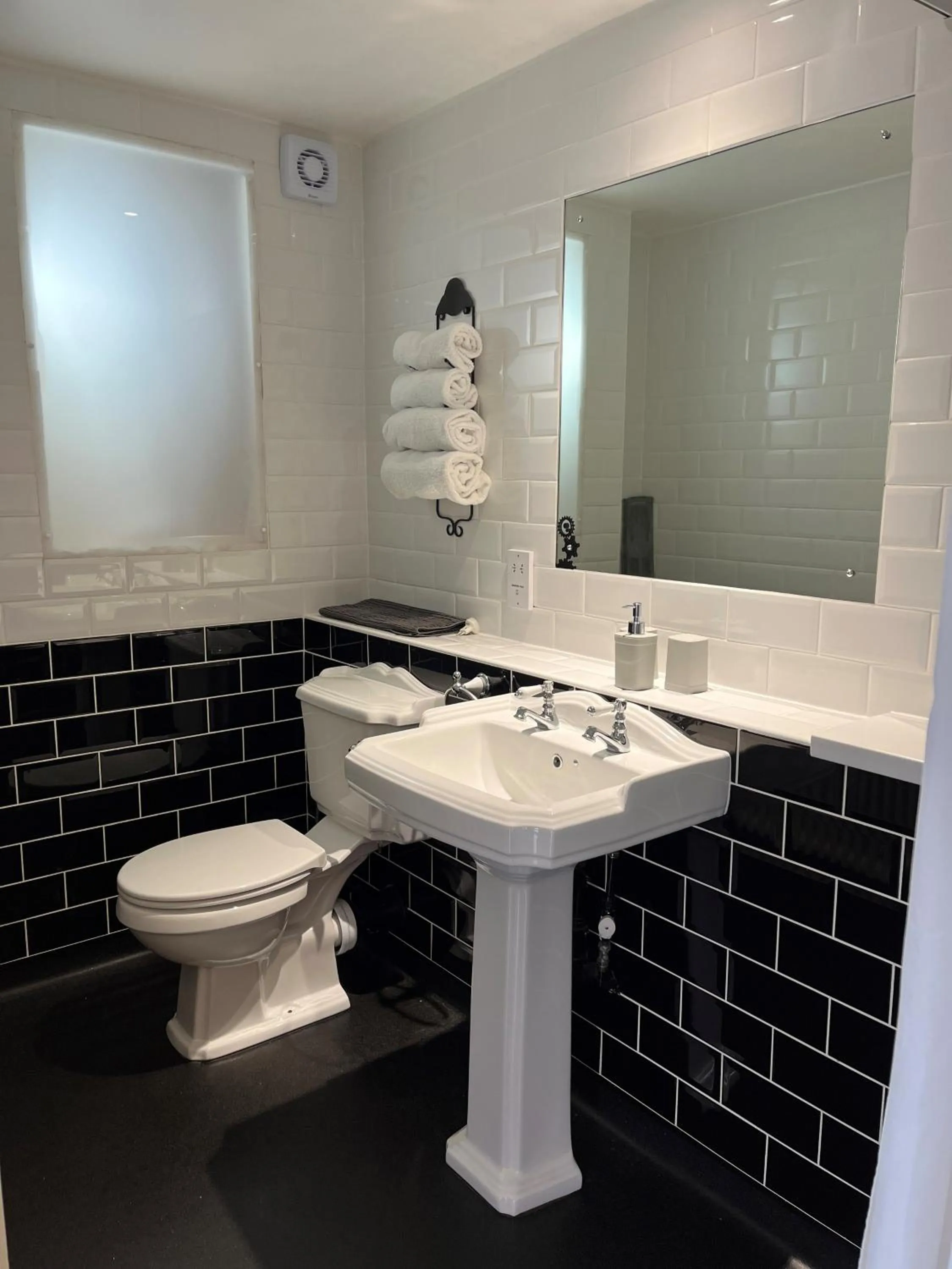 Bathroom in Atlantis Holiday Apartments