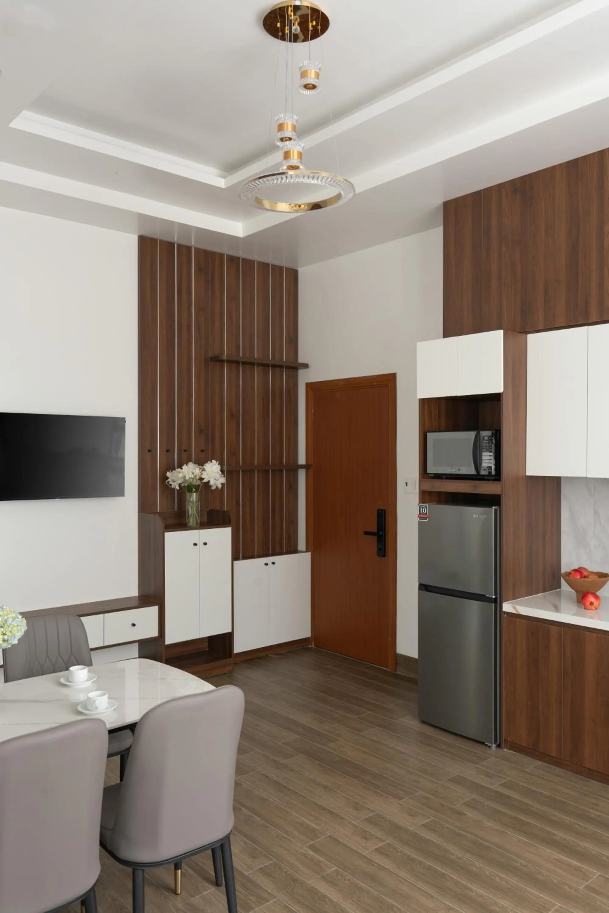 TV and multimedia in Anteaus Hotel Đà Lạt