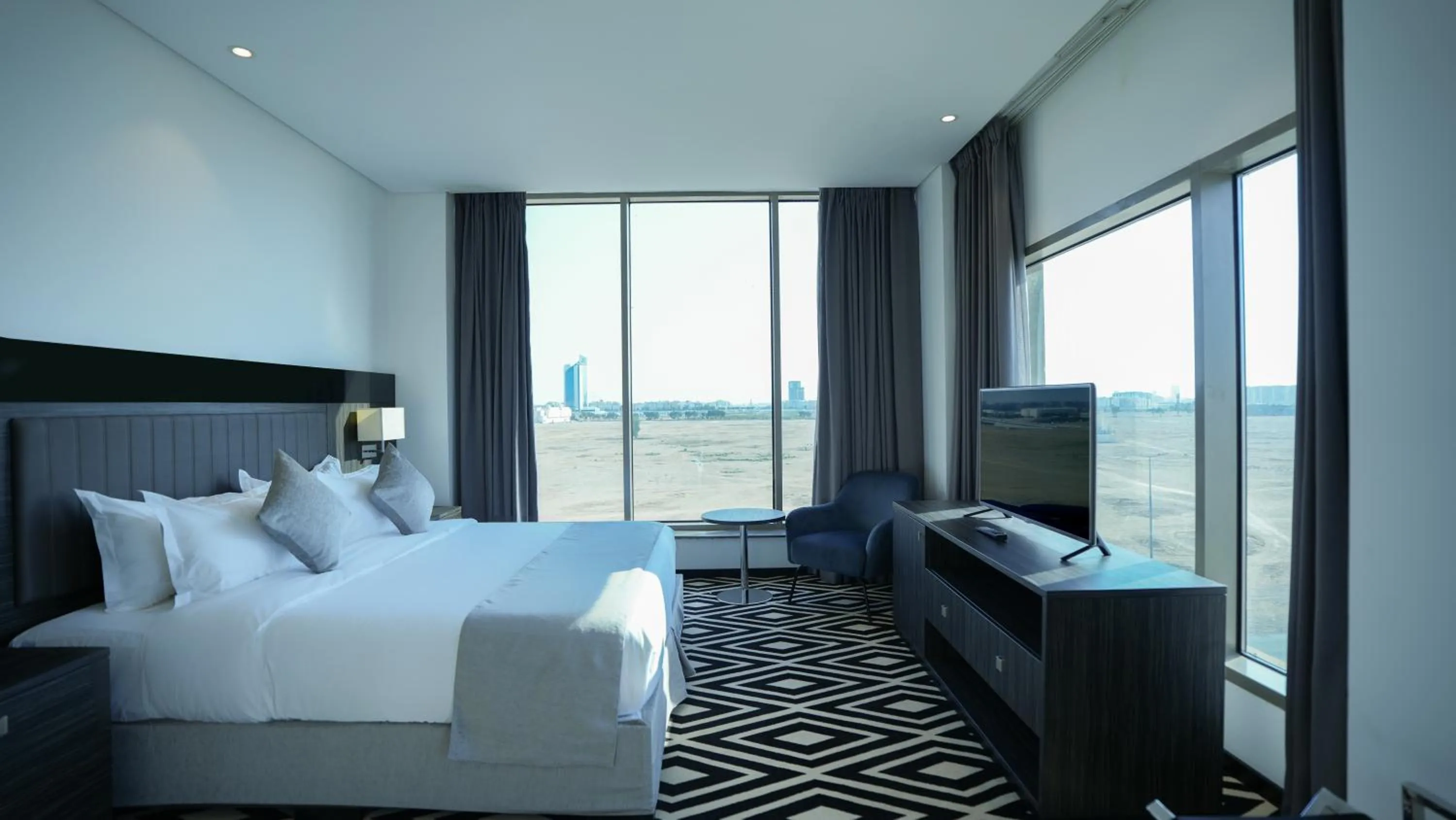Photo of the whole room, Bed in Mirada Blue Falestine - Serviced Apartments