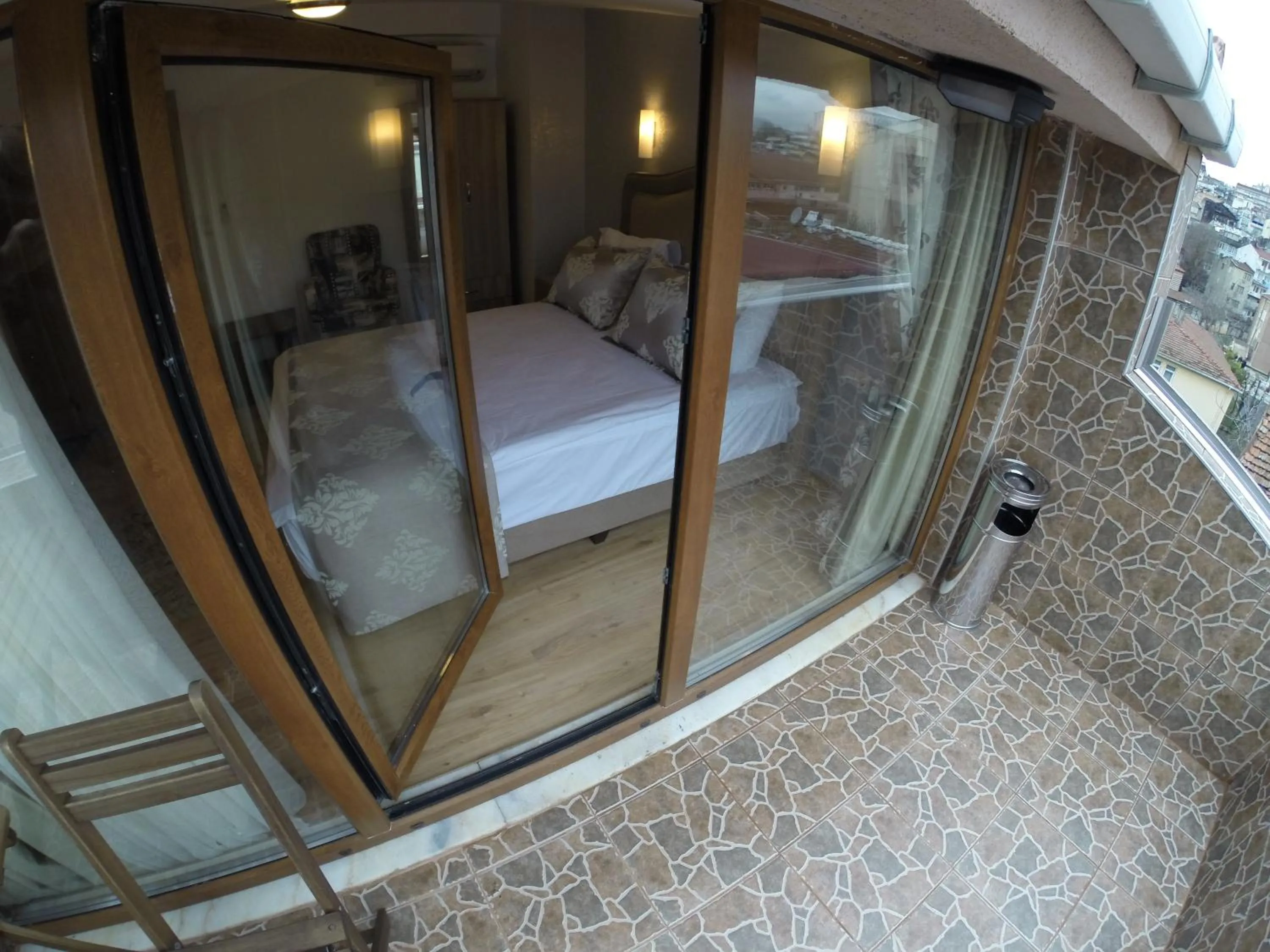 Bedroom, Bed in Meydan Suites