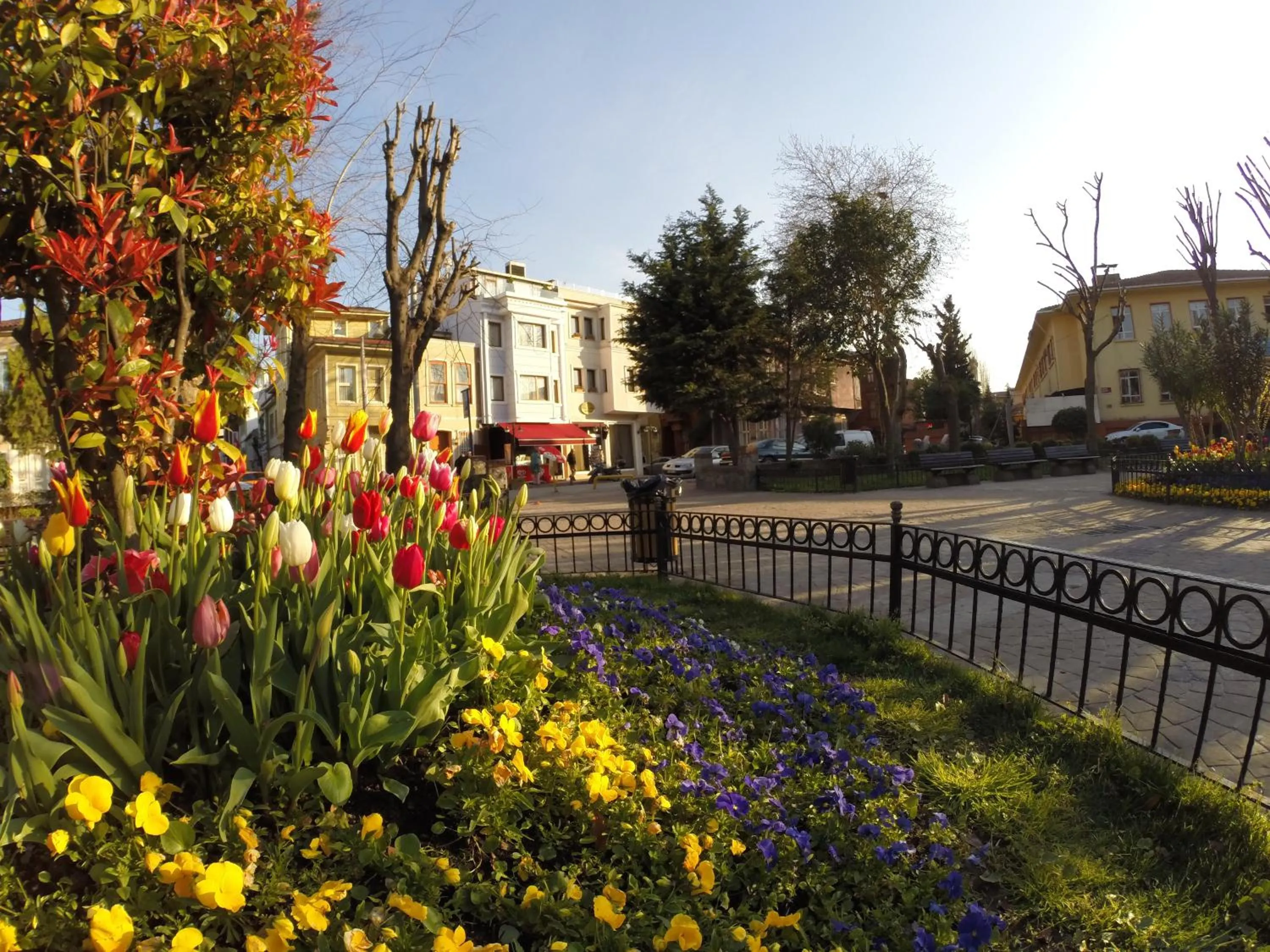 Facade/entrance in Meydan Suites