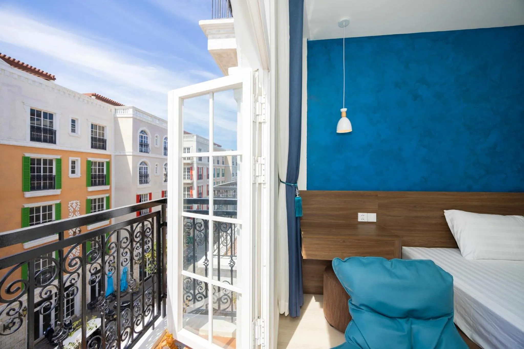 View (from property/room), Bed in Tiamo Hotel