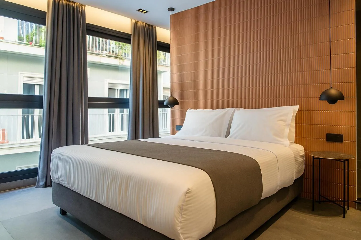 Executive Urban View Suite in NOOS Acropolis