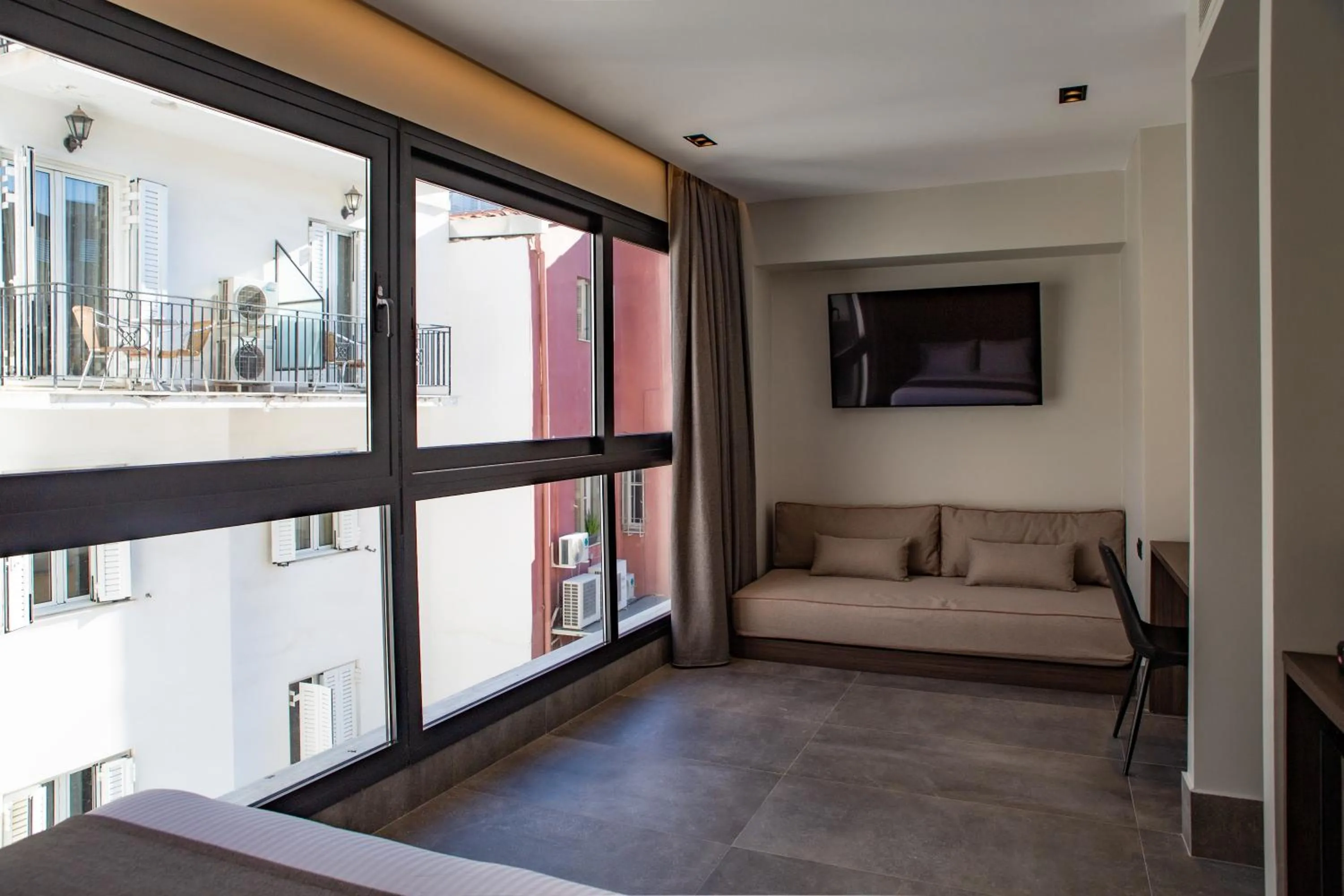Superior Urban View Suite in NOOS Acropolis