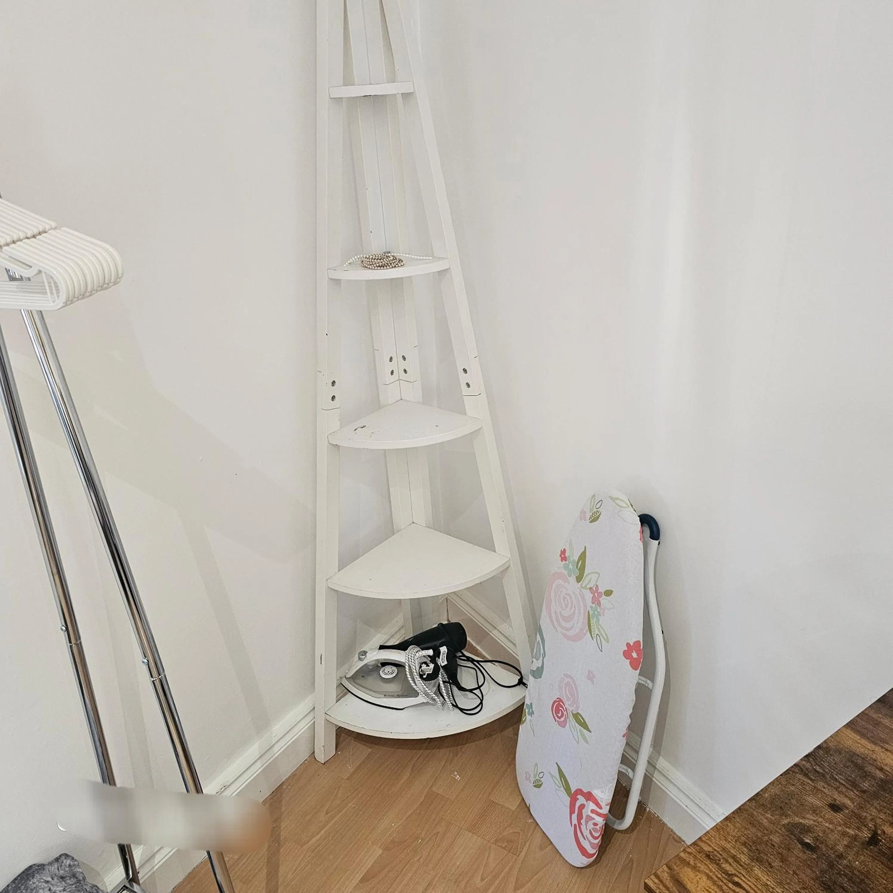 furniture in City Centre Studio - Easy Transport Links