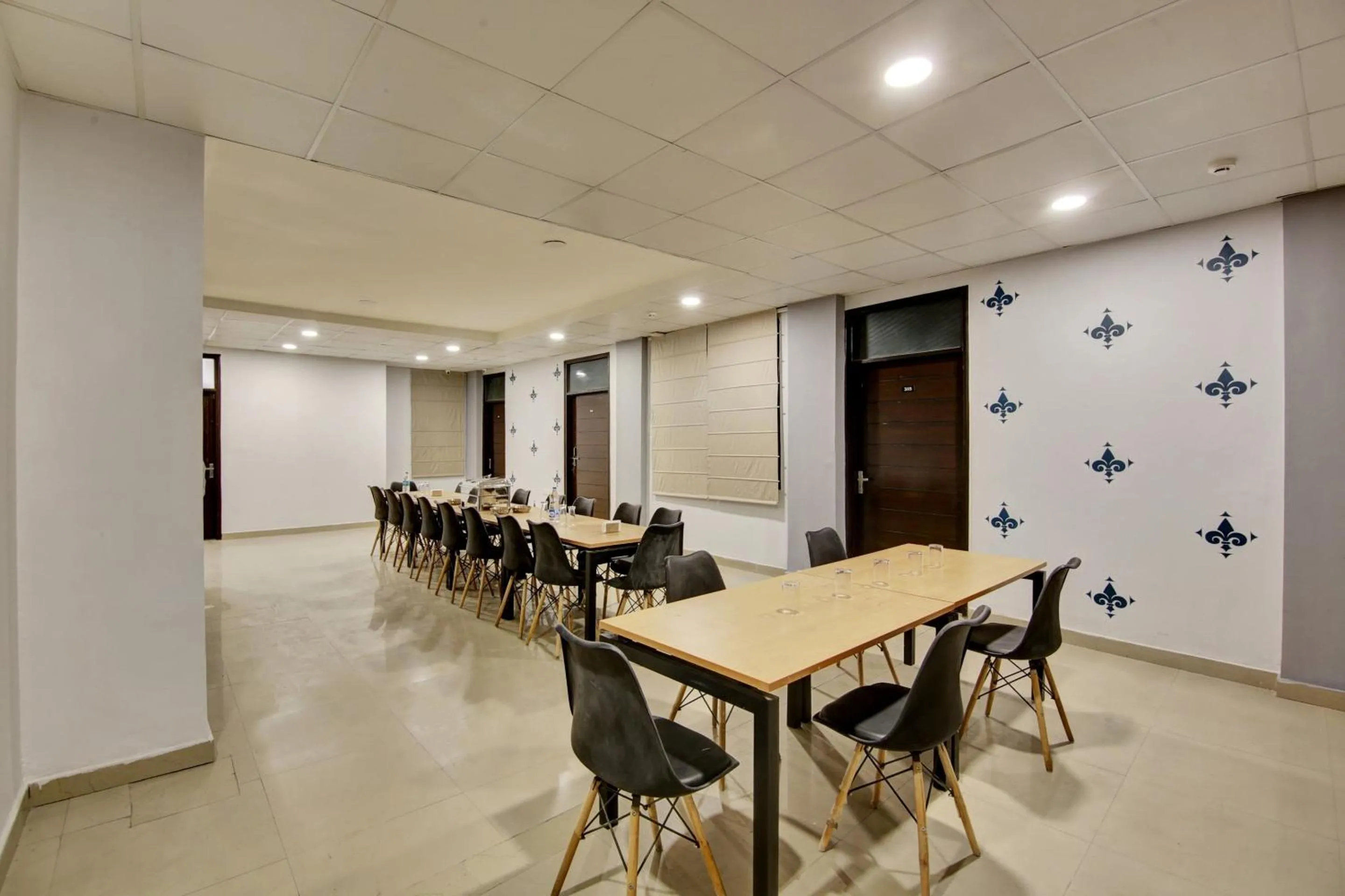 Super Townhouse Saket Residency Near Saket Metro