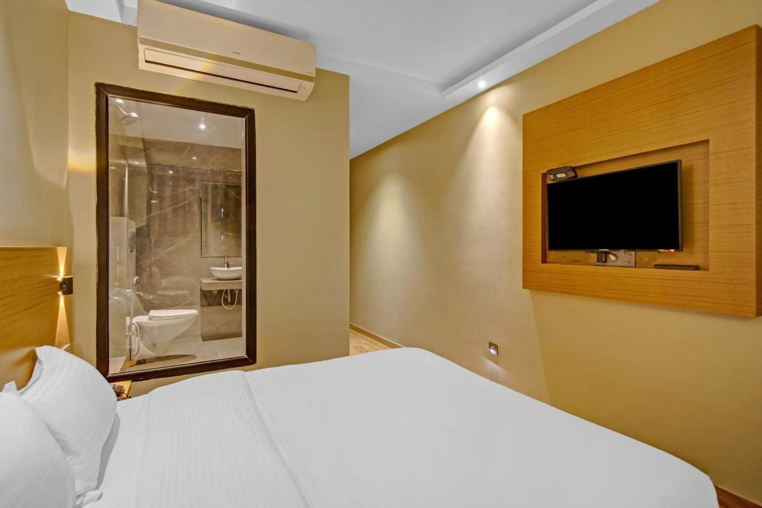 Bedroom, Bed in Capital O Penthouse