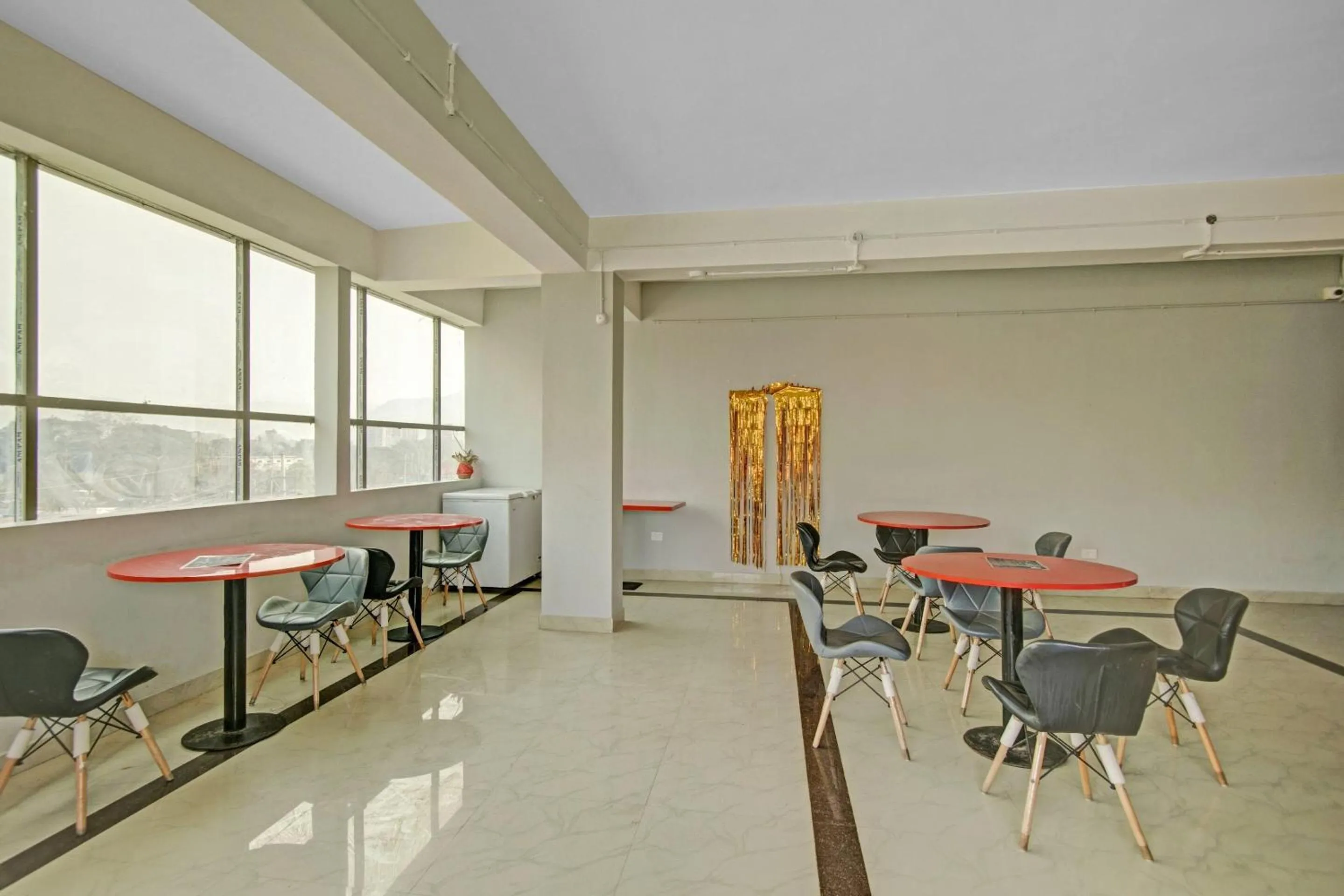 Restaurant/places to eat in Capital O Penthouse