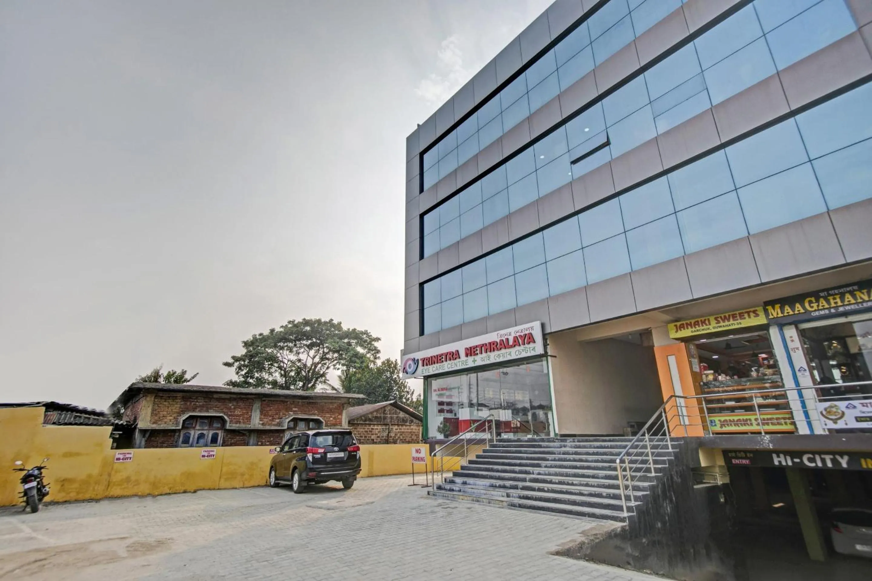 Facade/entrance in Capital O Penthouse