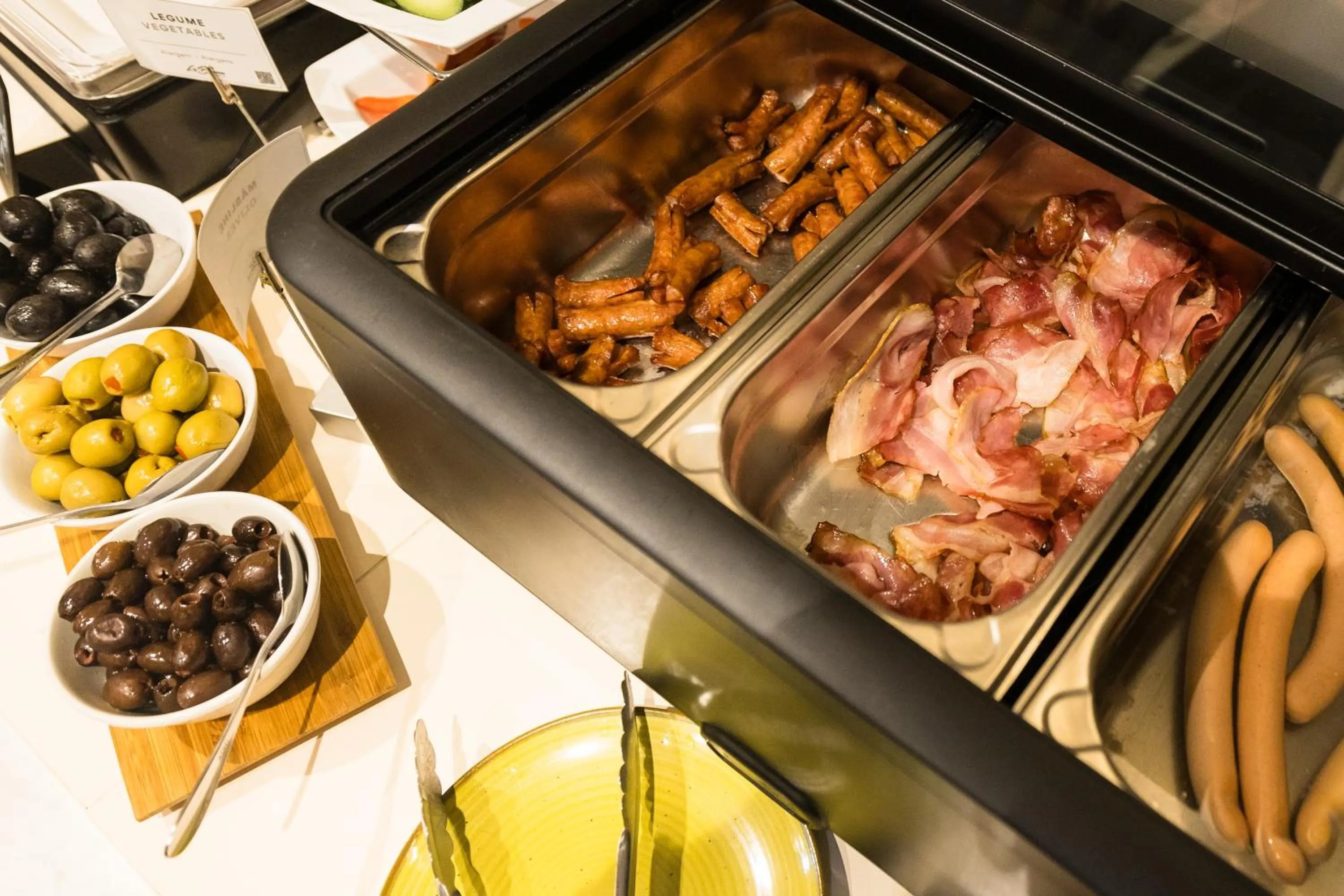 Breakfast in Le Blanc Cotroceni Hotel