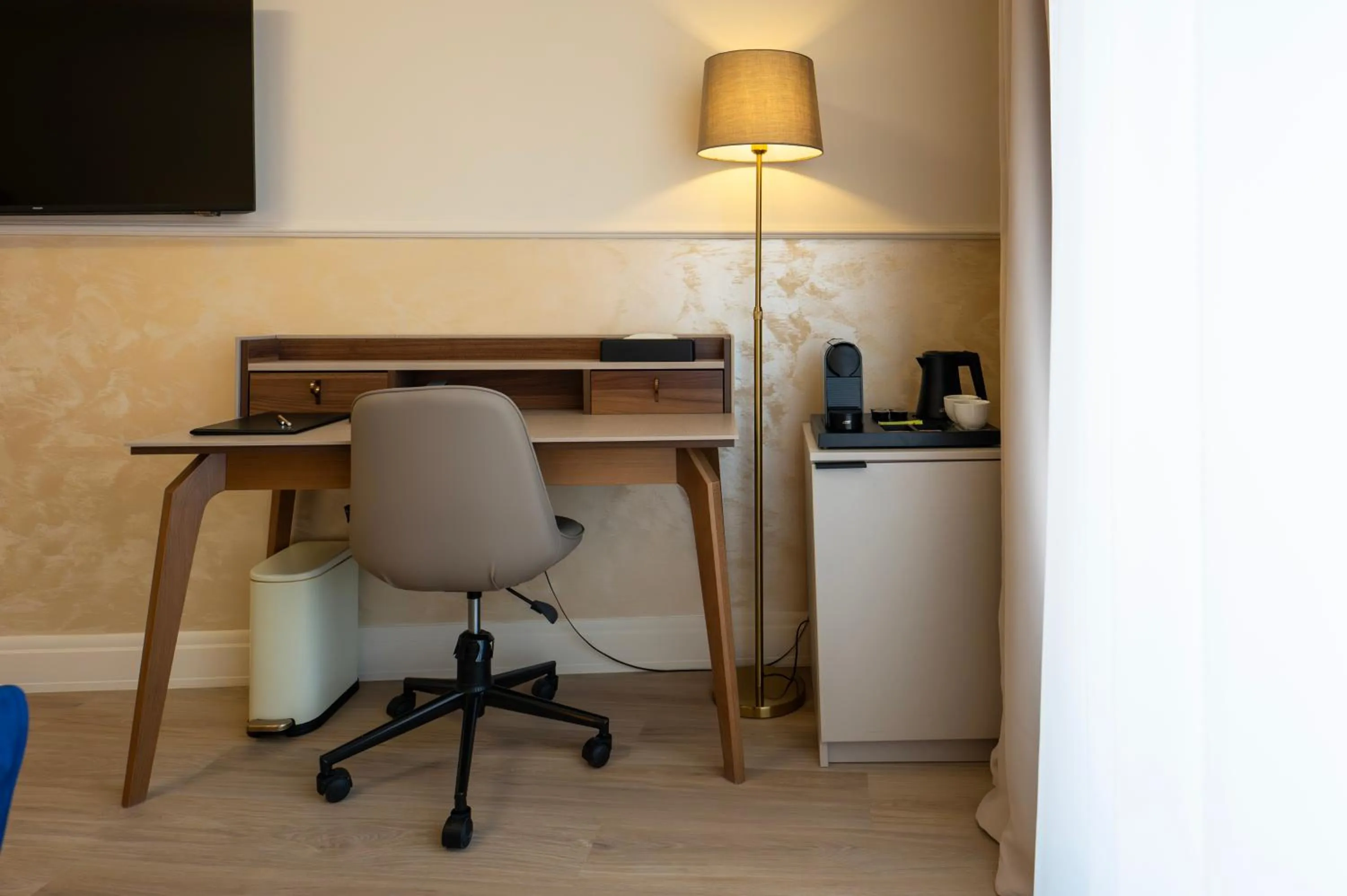 minibar in Le Blanc Cotroceni Hotel