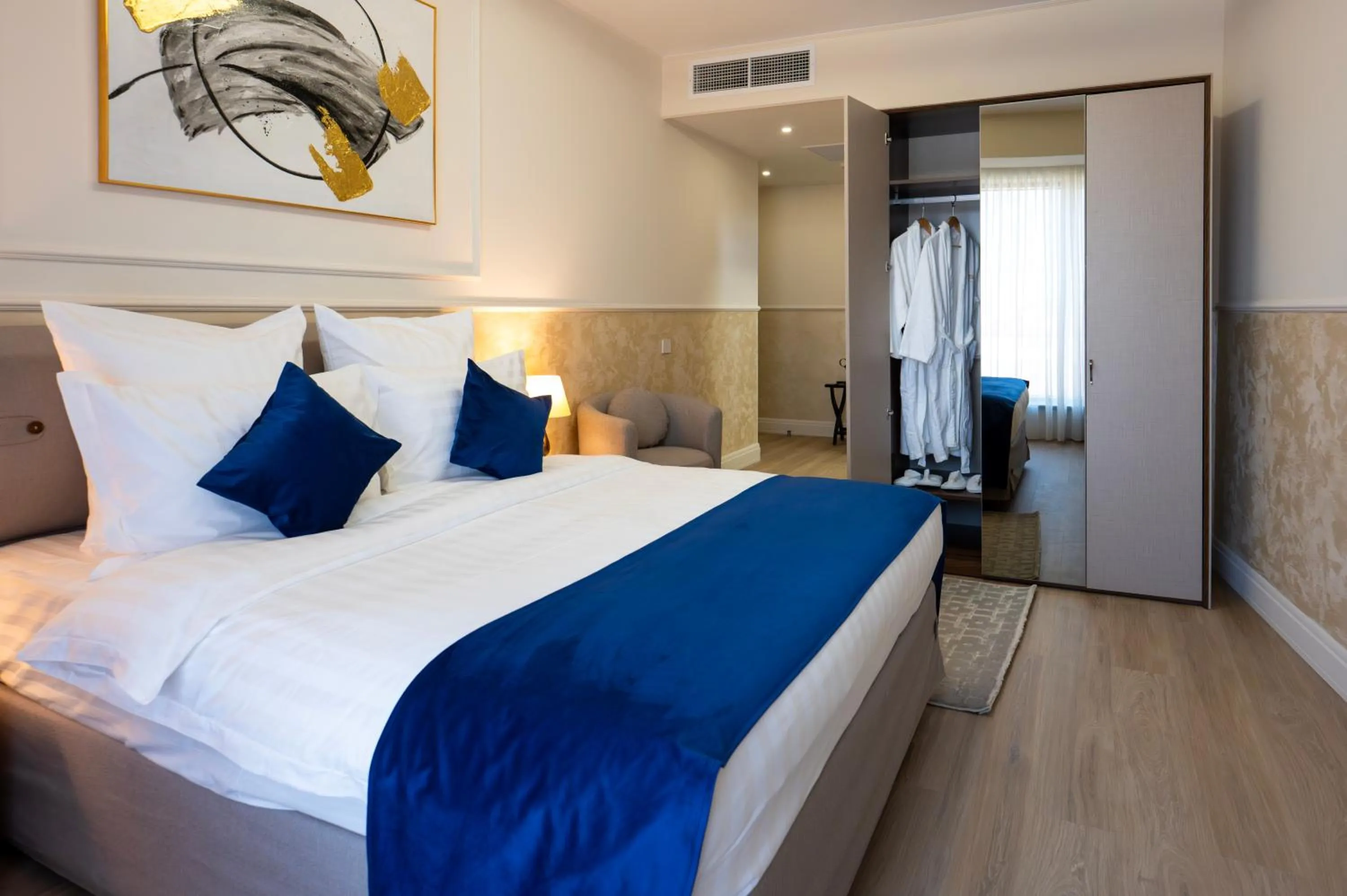 Bedroom, Bed in Le Blanc Cotroceni Hotel