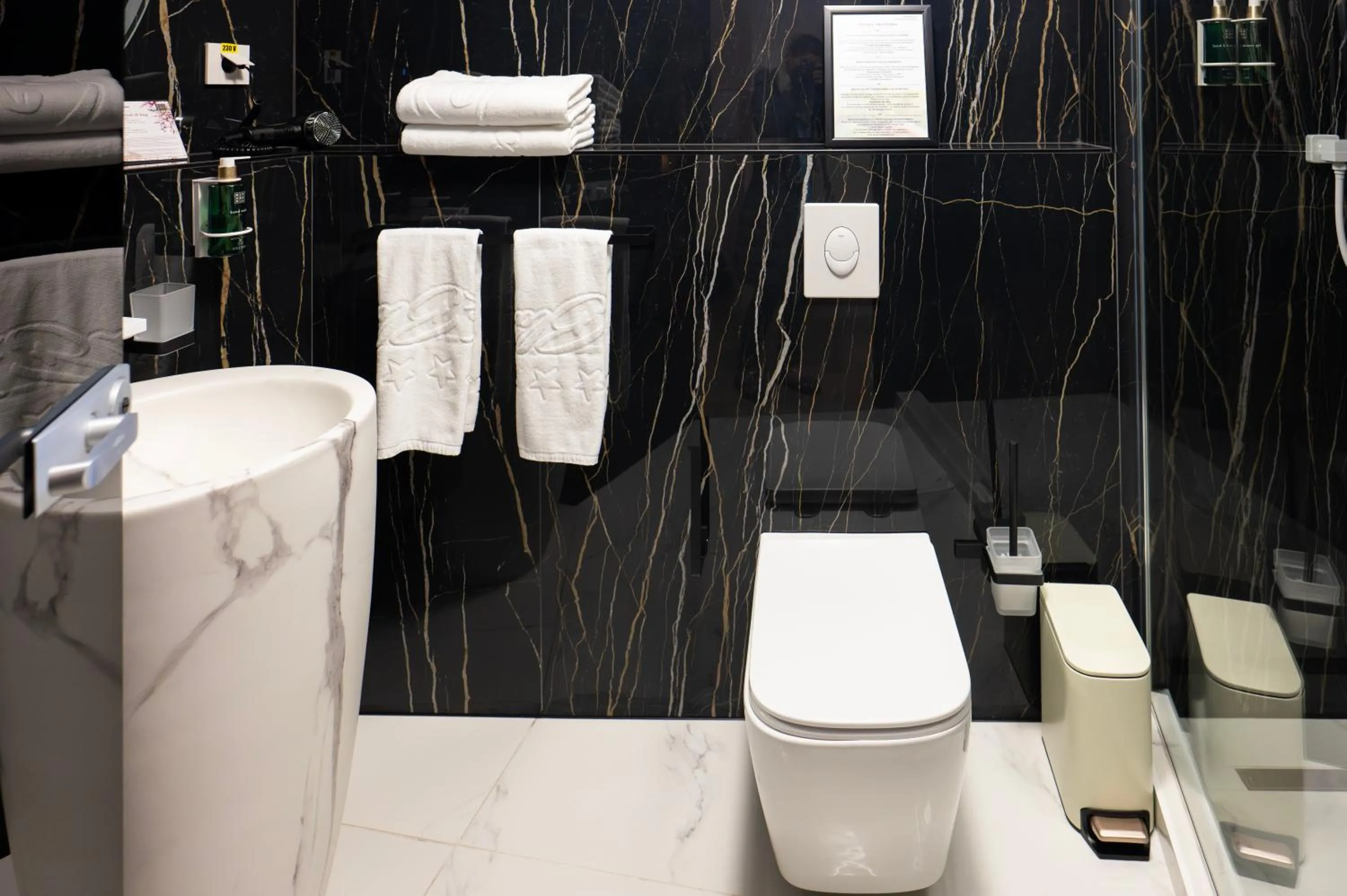 Bathroom in Le Blanc Cotroceni Hotel