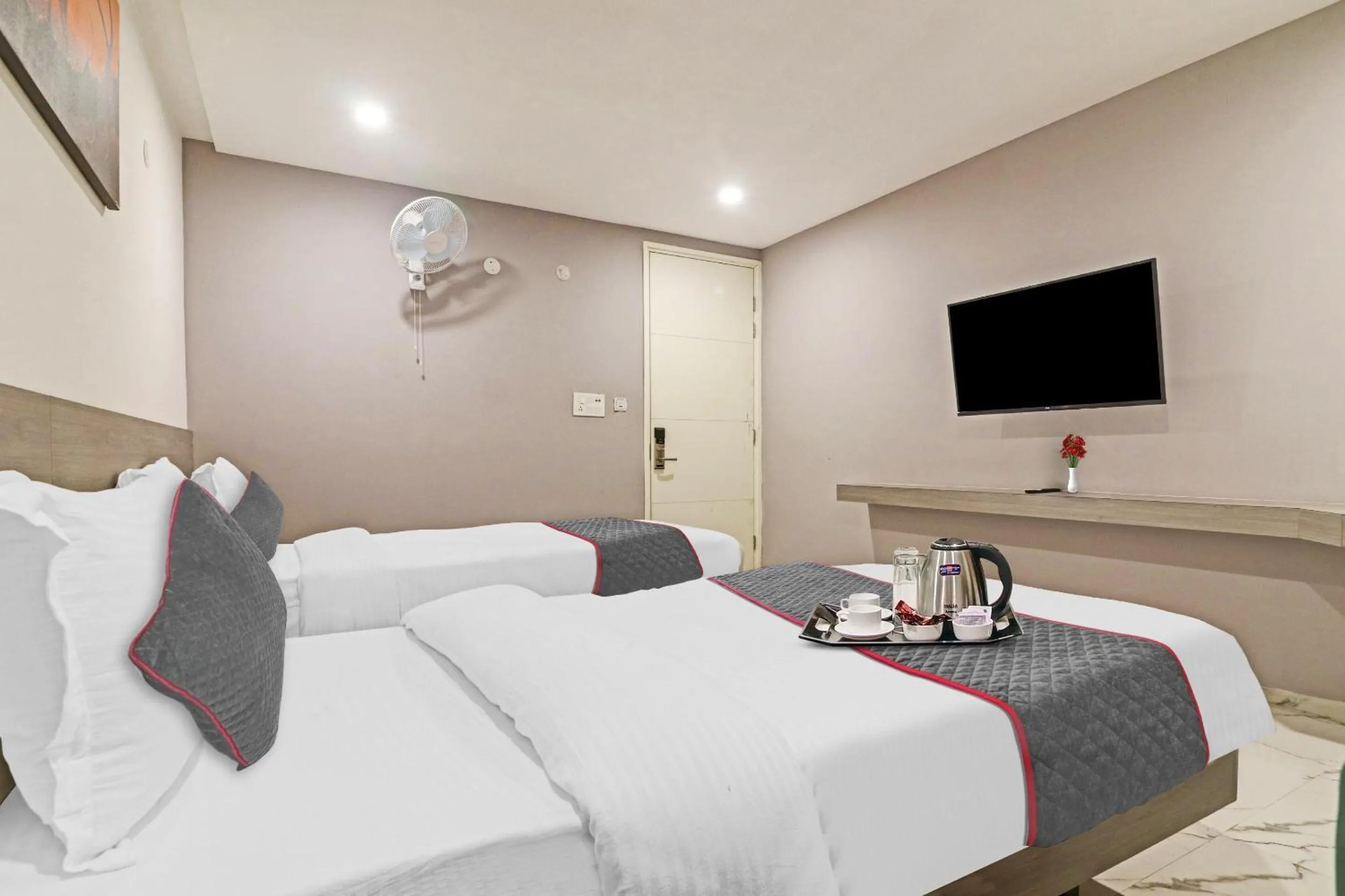 Bedroom, Bed in Hotel O THE FERN SUITES