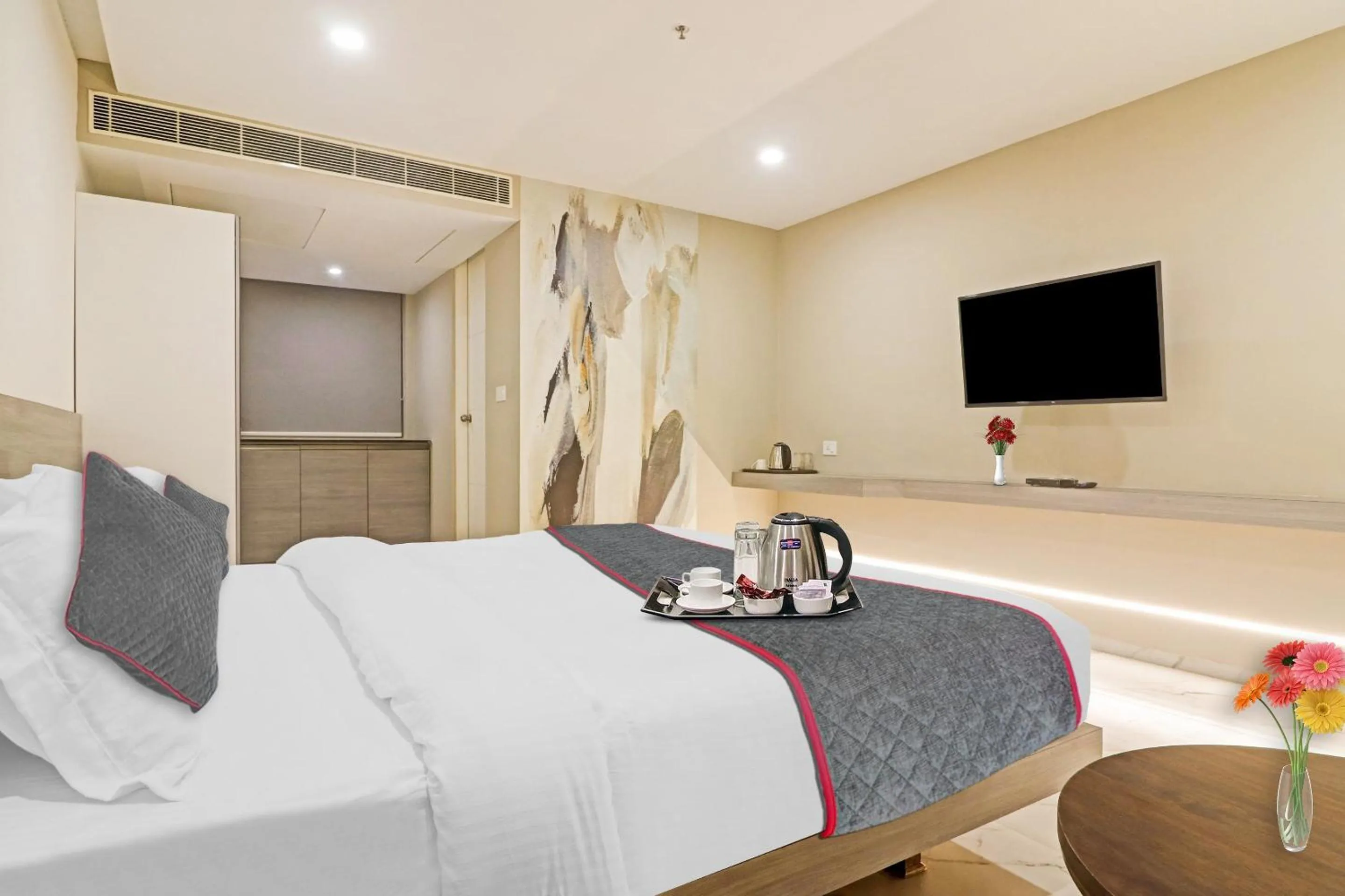 Bedroom, Bed in Hotel O THE FERN SUITES