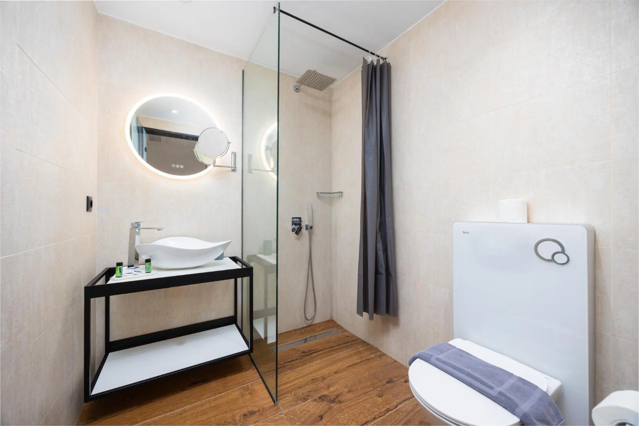 Shower in Nobile Boutique Hotel