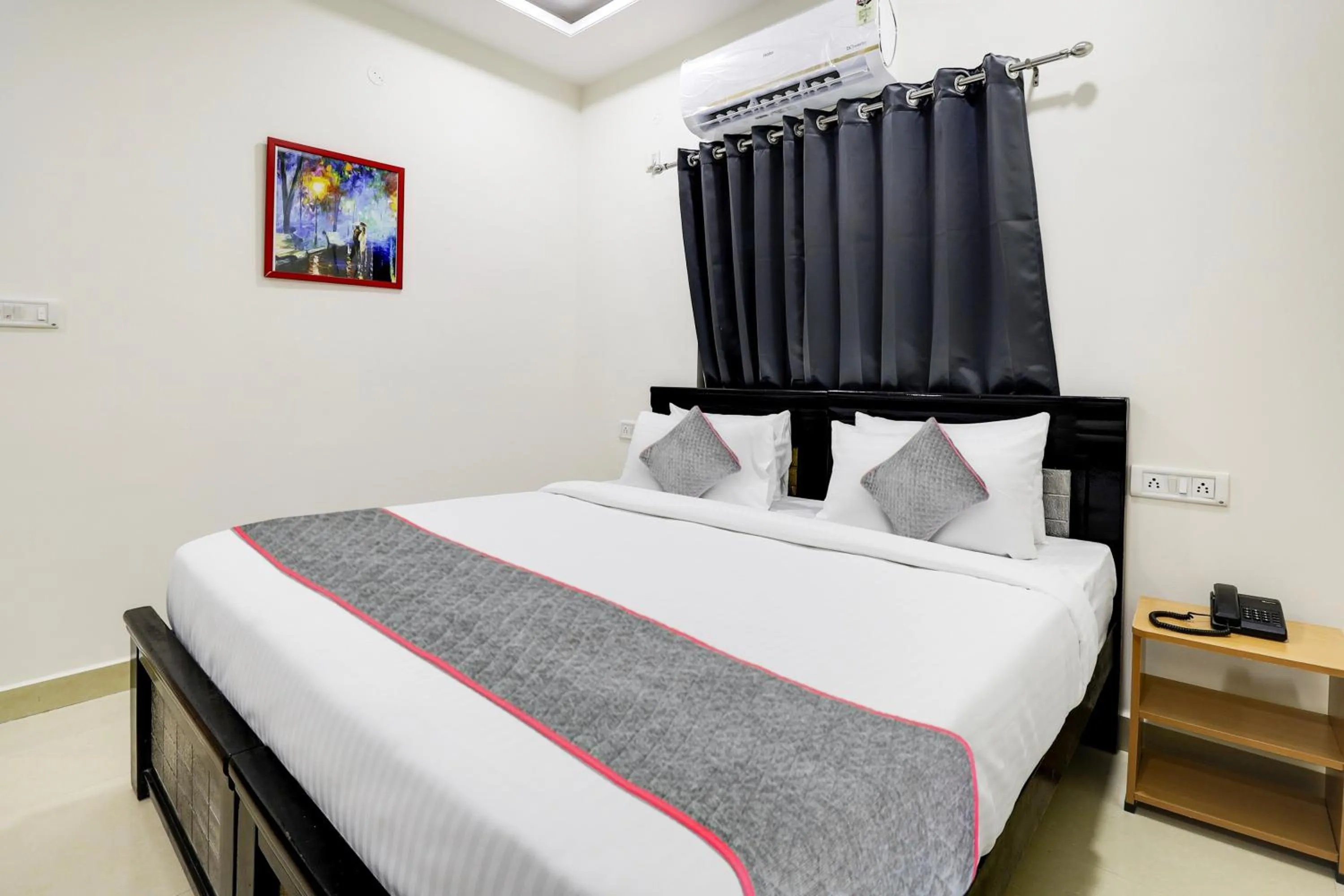 Bedroom, Bed in Super Townhouse De Alphabet Kukatpally Near Nexus Mall