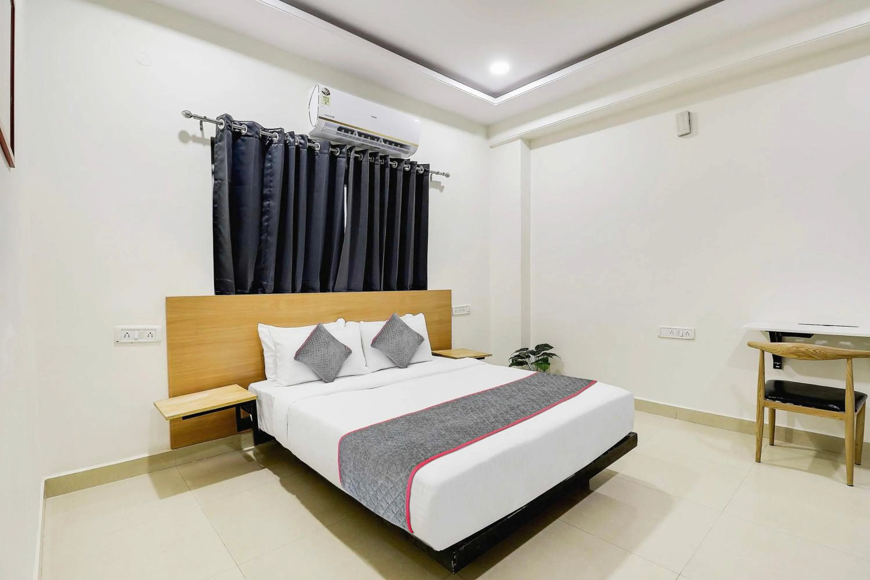 Bedroom, Bed in Super Townhouse De Alphabet Kukatpally Near Nexus Mall