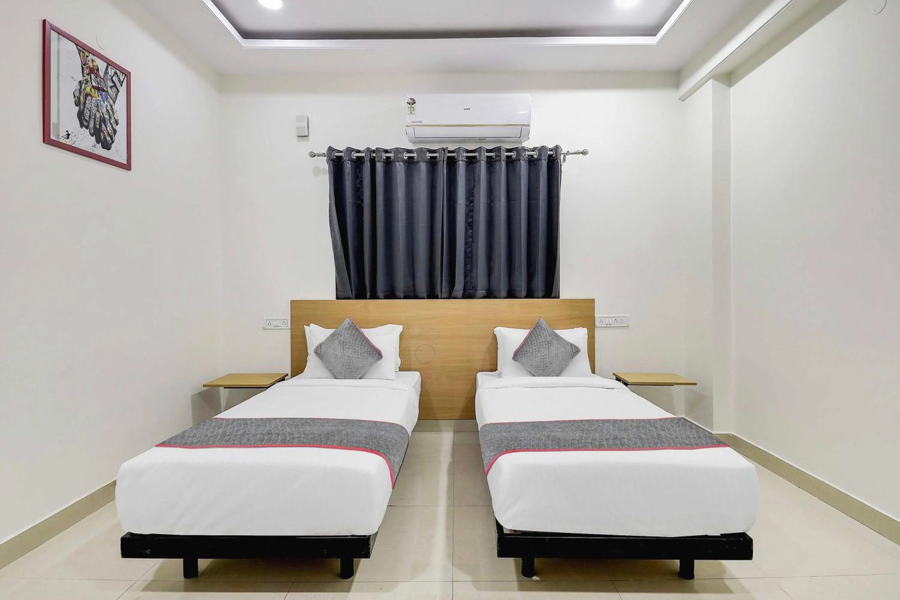 Bedroom, Bed in Super Townhouse De Alphabet Kukatpally Near Nexus Mall
