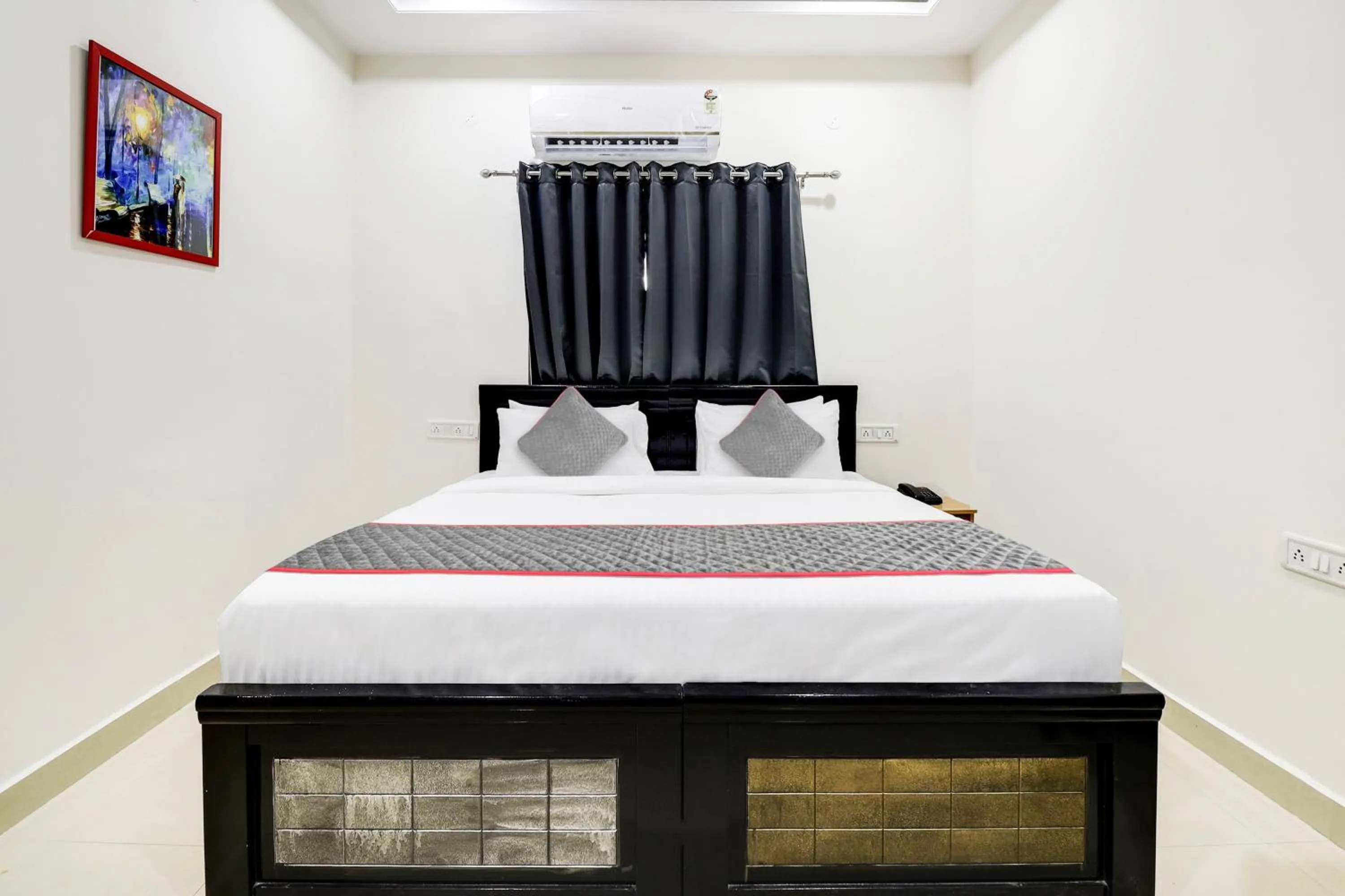 Facade/entrance, Bed in Super Townhouse De Alphabet Kukatpally Near Nexus Mall