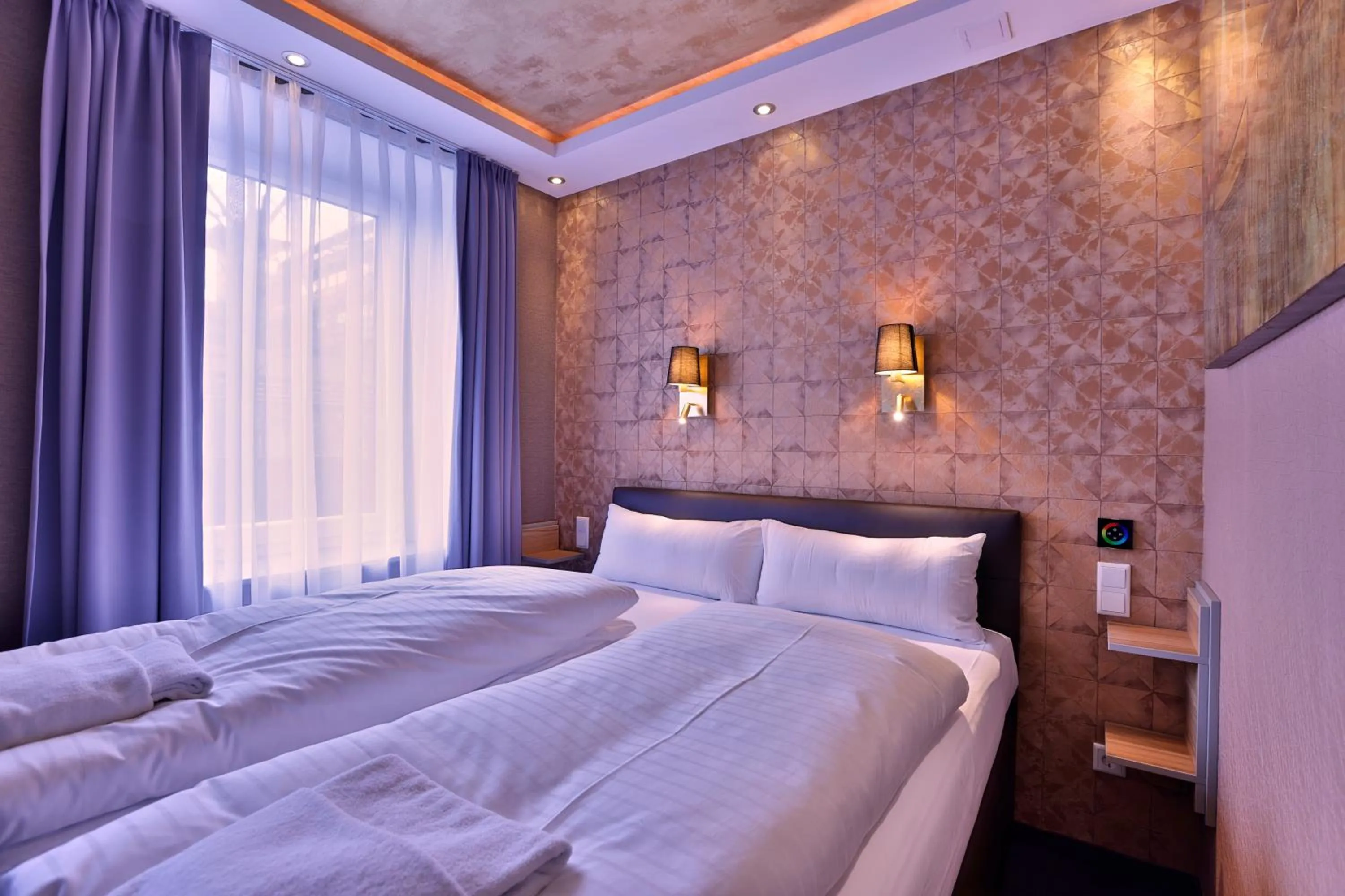 Photo of the whole room, Bed in Stay-Inn Bielefeld Zentrum