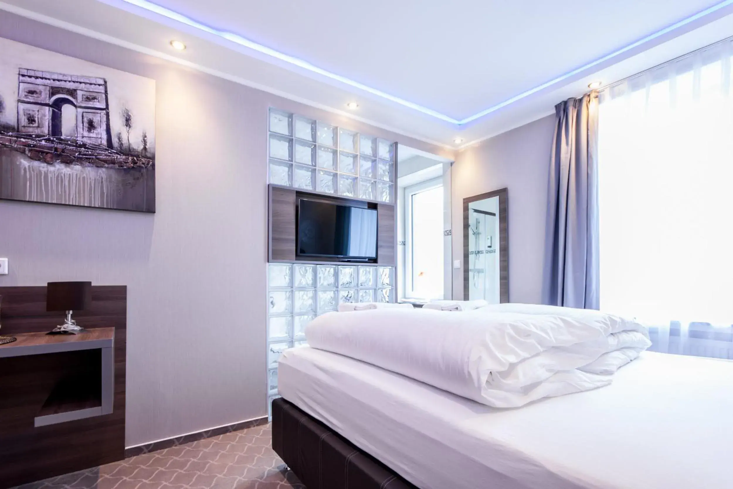 Photo of the whole room, Bed in Stay-Inn Bielefeld Zentrum Photo of the whole room, Bed in Stay-Inn Bielefeld Zentrum