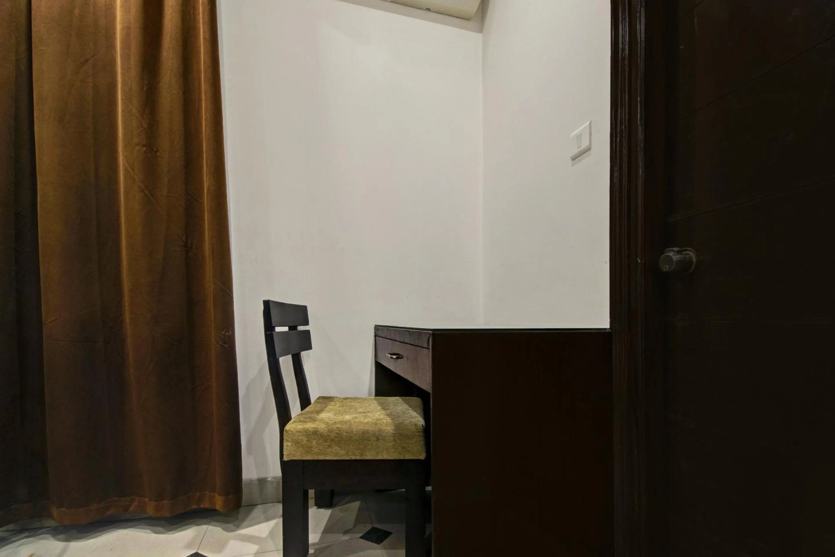 Dining area in Townhouse OAK HOTEL Heritage Heights