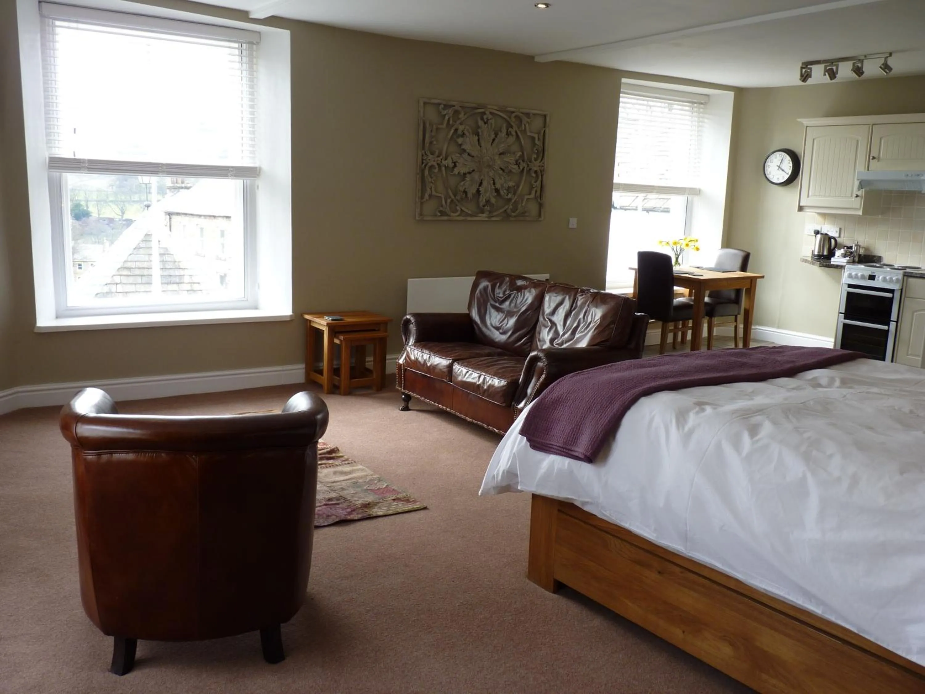 Day, Bed in Town View Alston