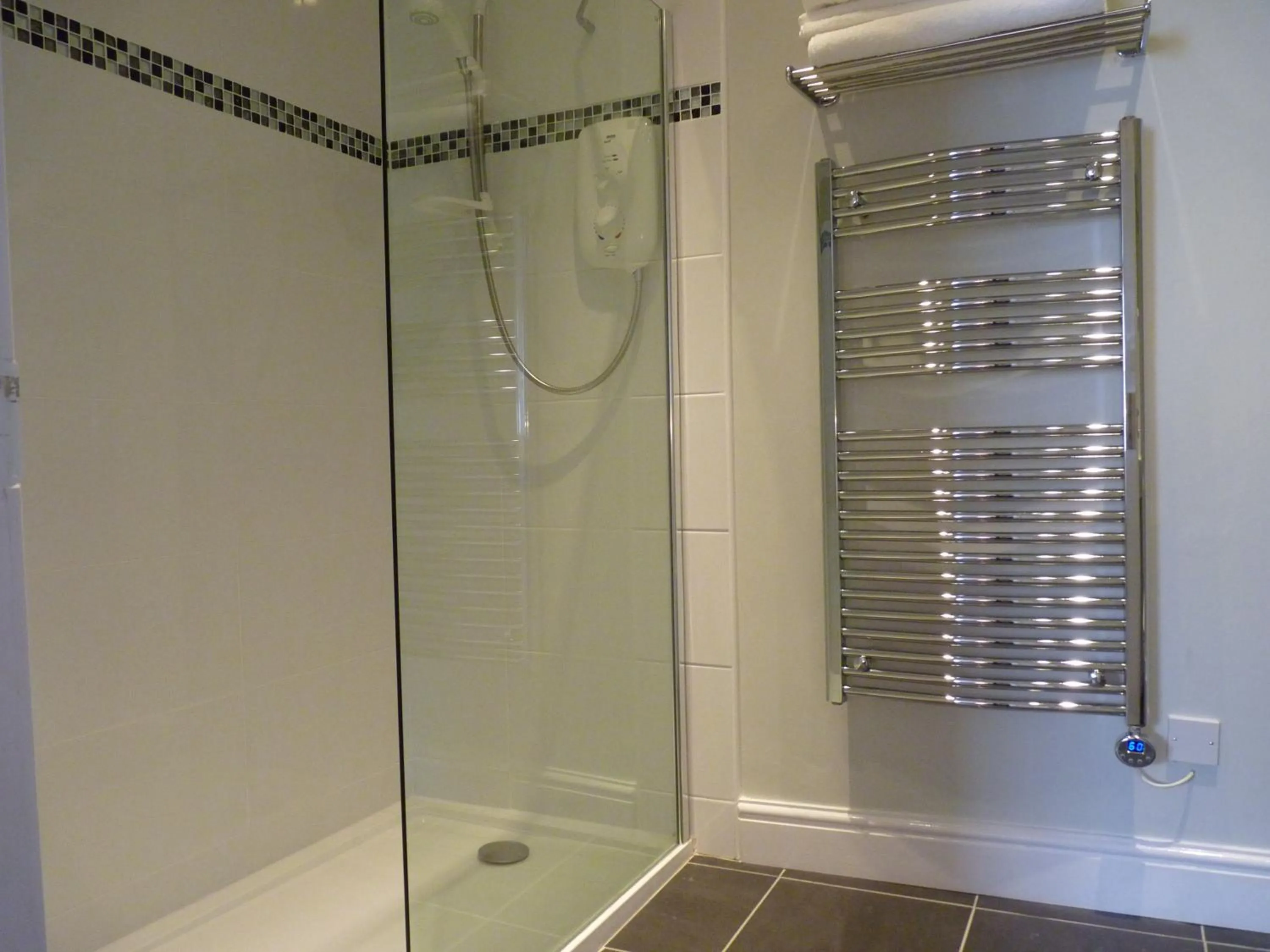 Shower in Town View Alston