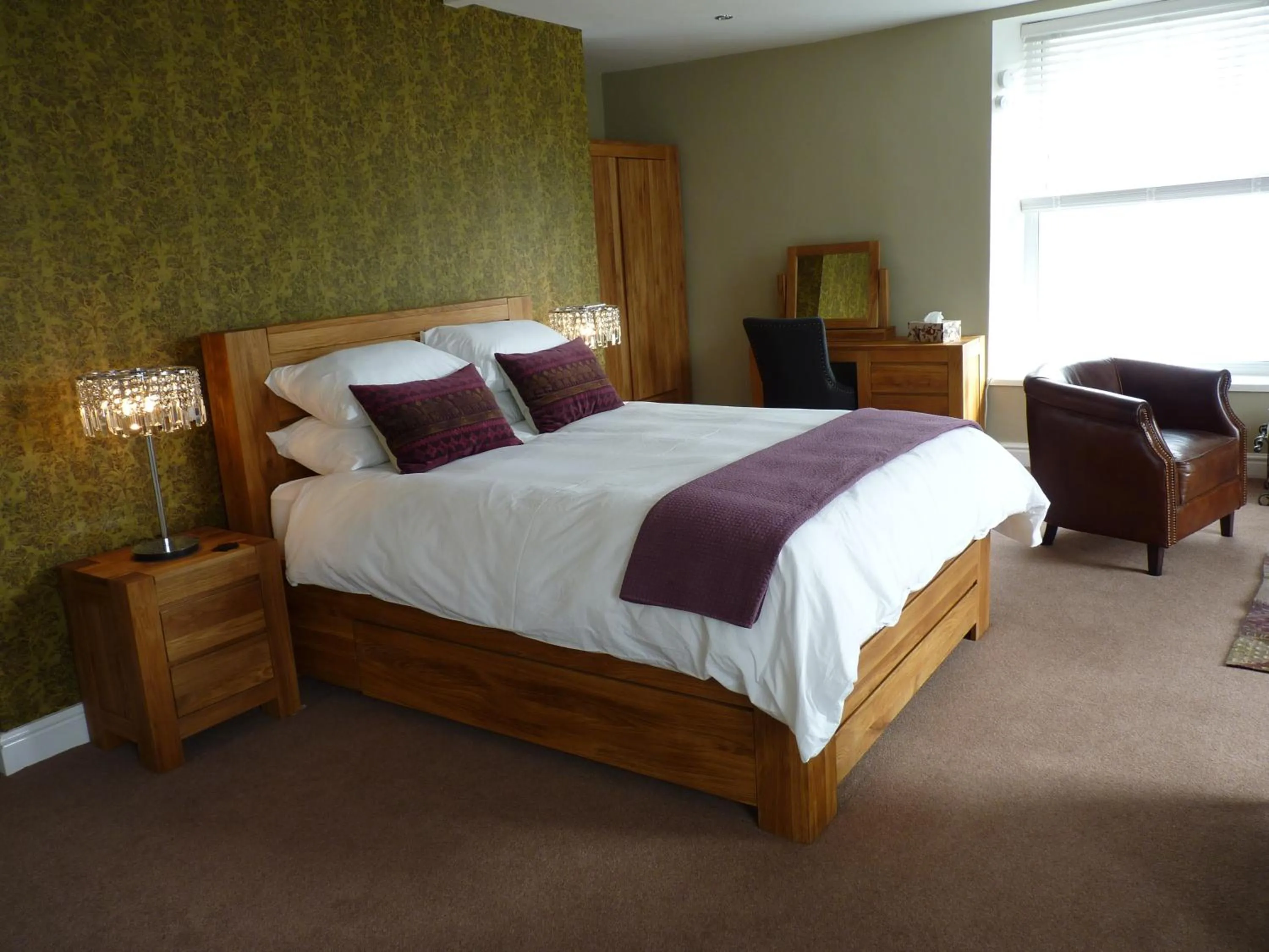 Day, Bed in Town View Alston