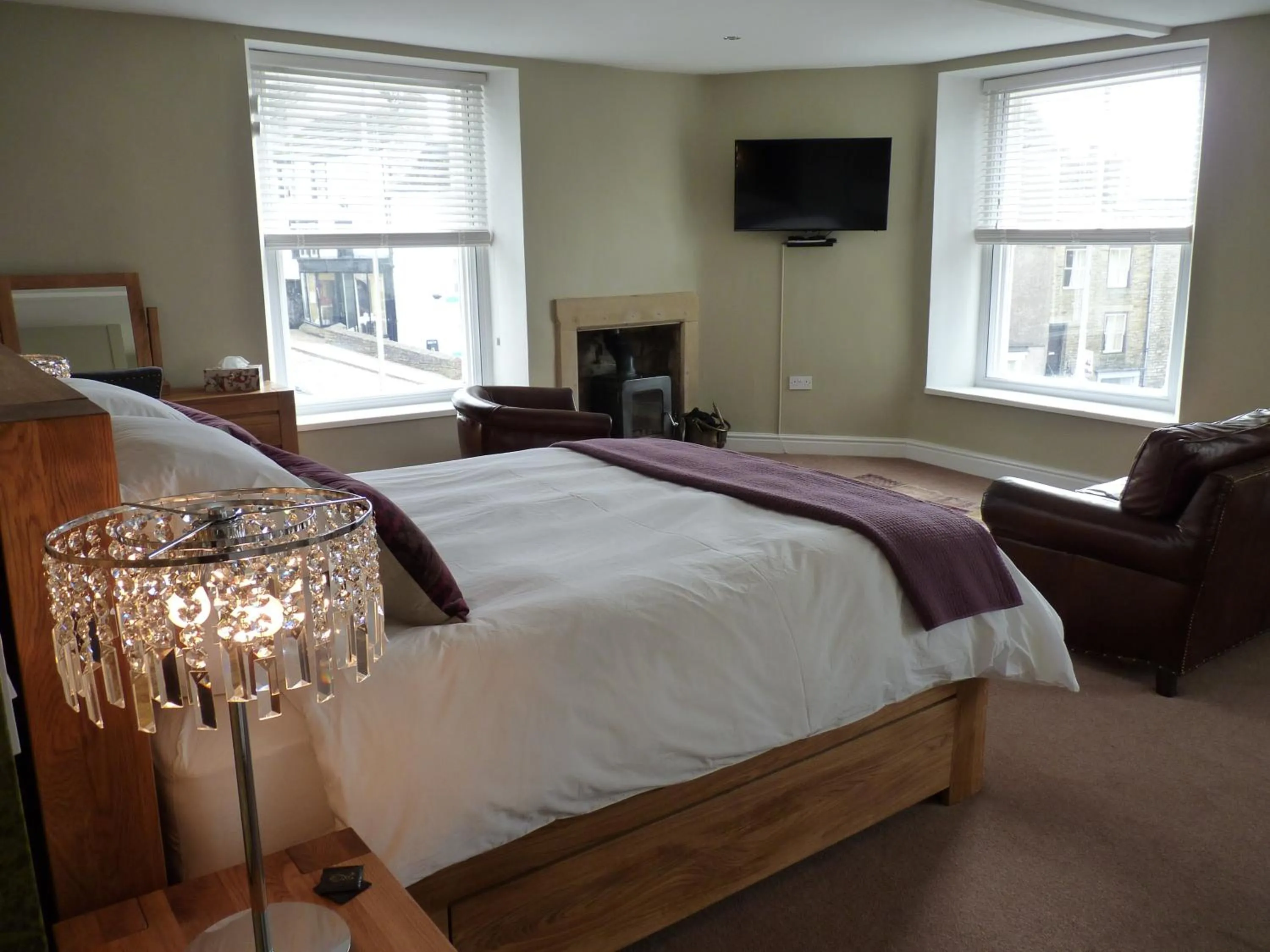 Day, Bed in Town View Alston