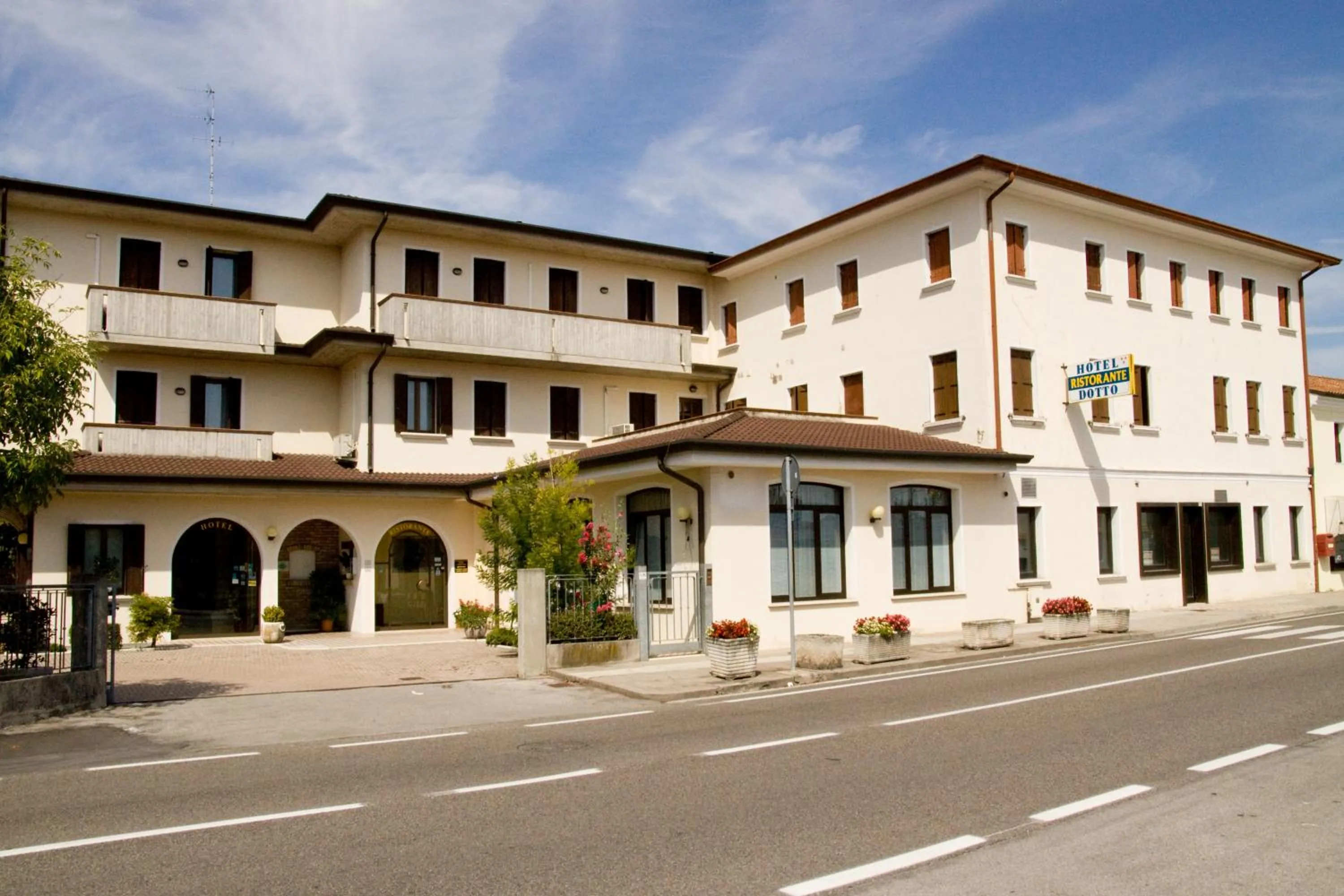Property building in Hotel Ristorante Dotto