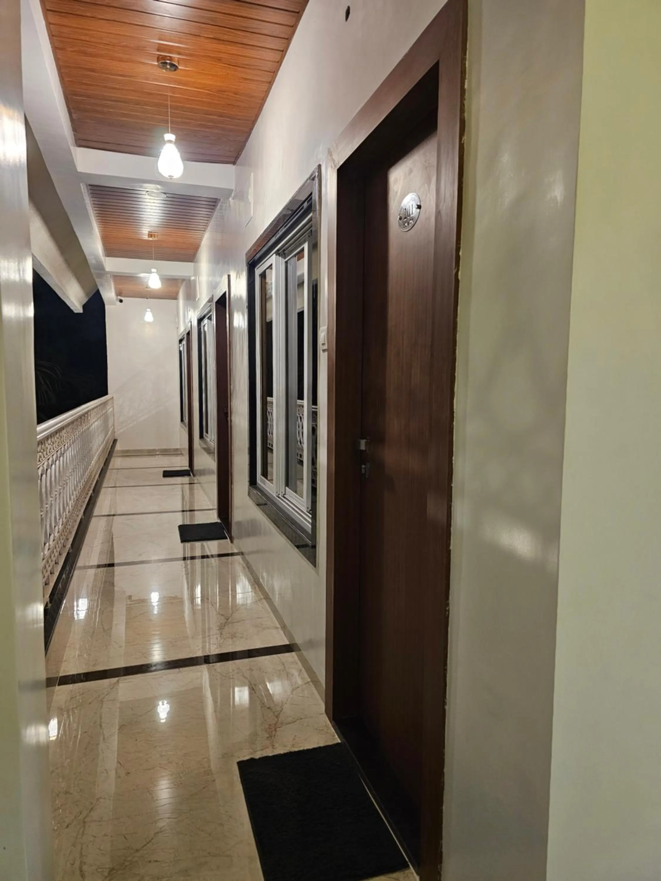 Aarya Inn