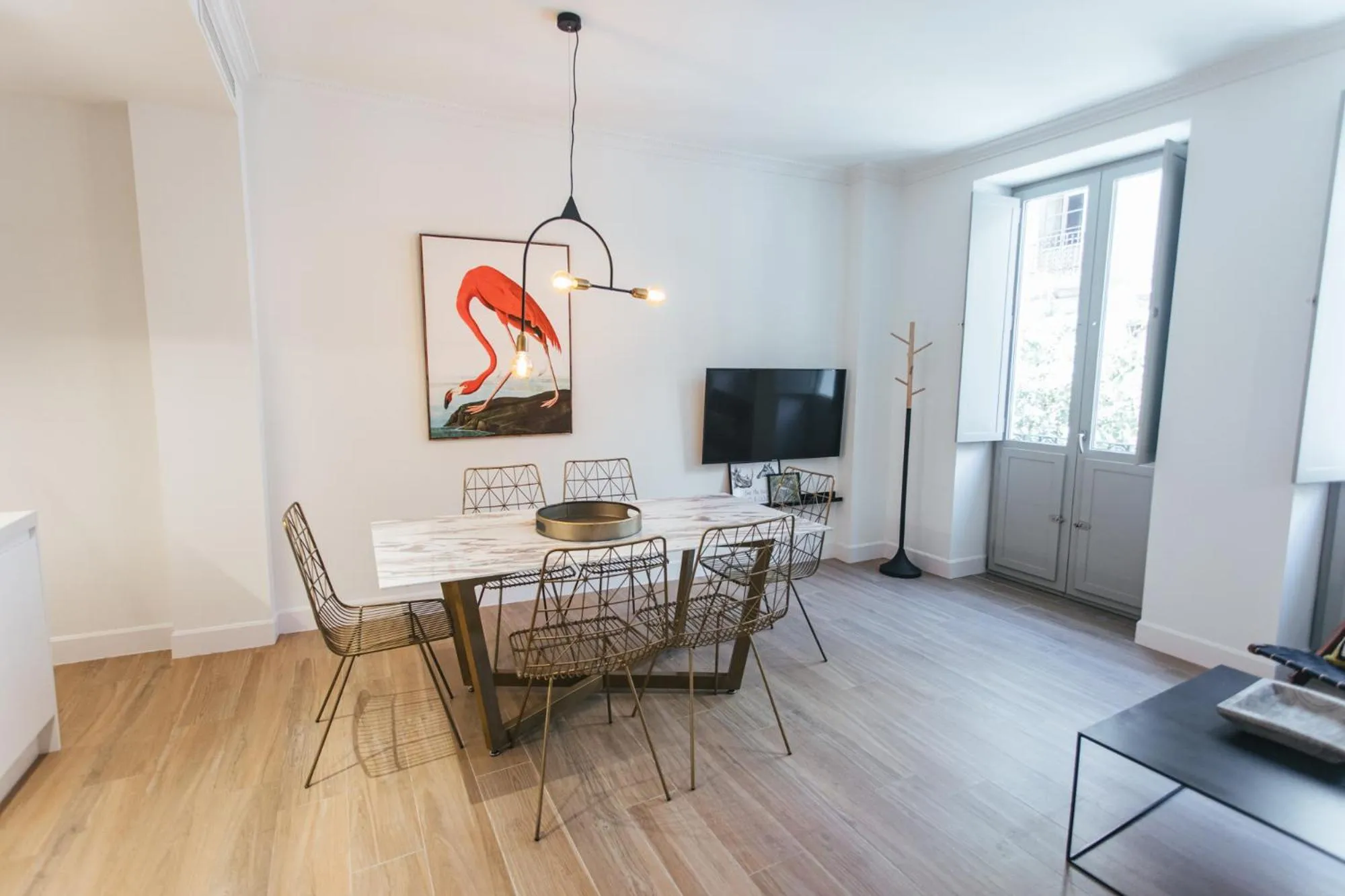 Dining area in The Lucky Flats - Poeta Quintana