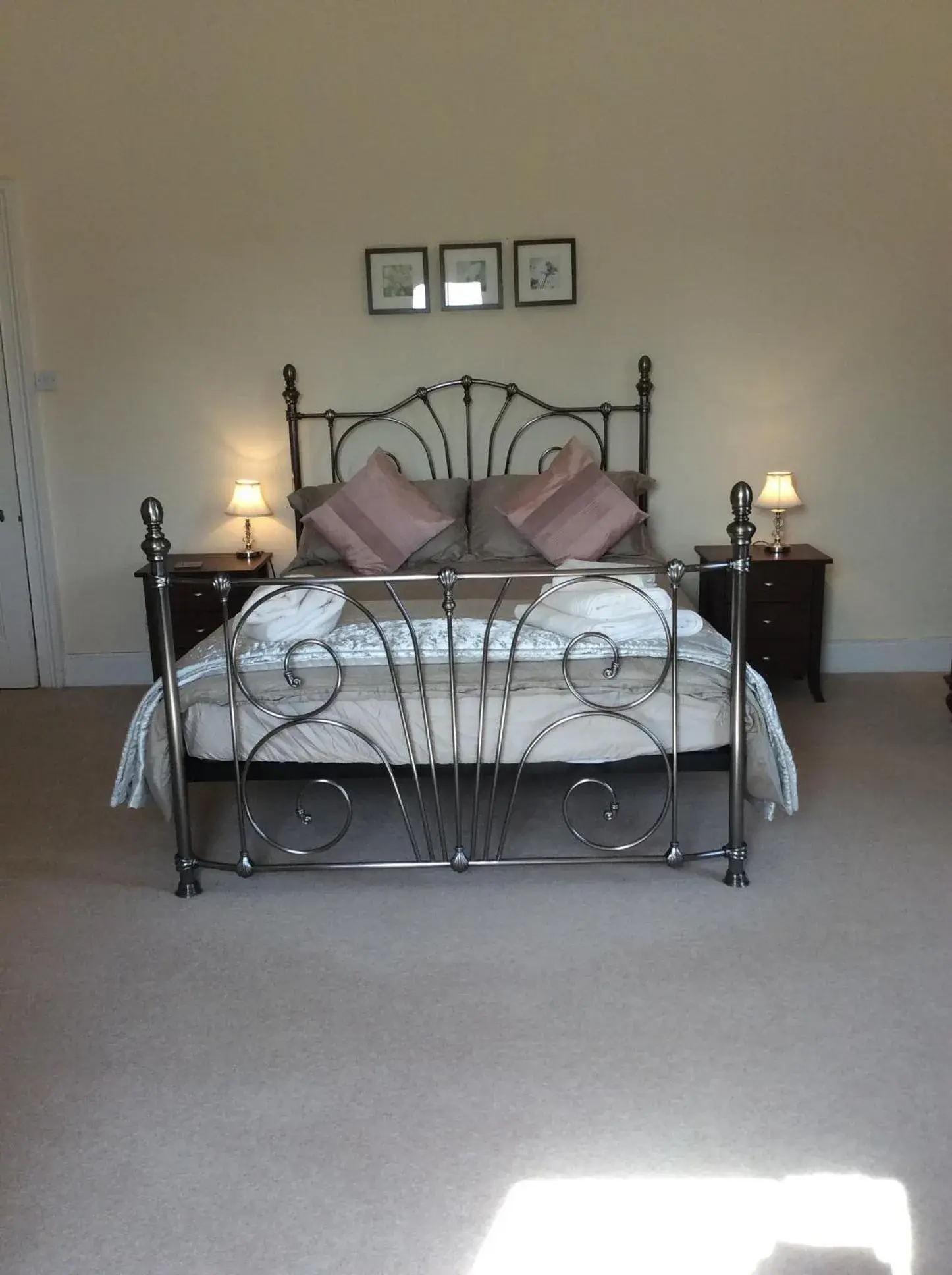 Bed in Rock Moor House B&B Bed in Rock Moor House B&B