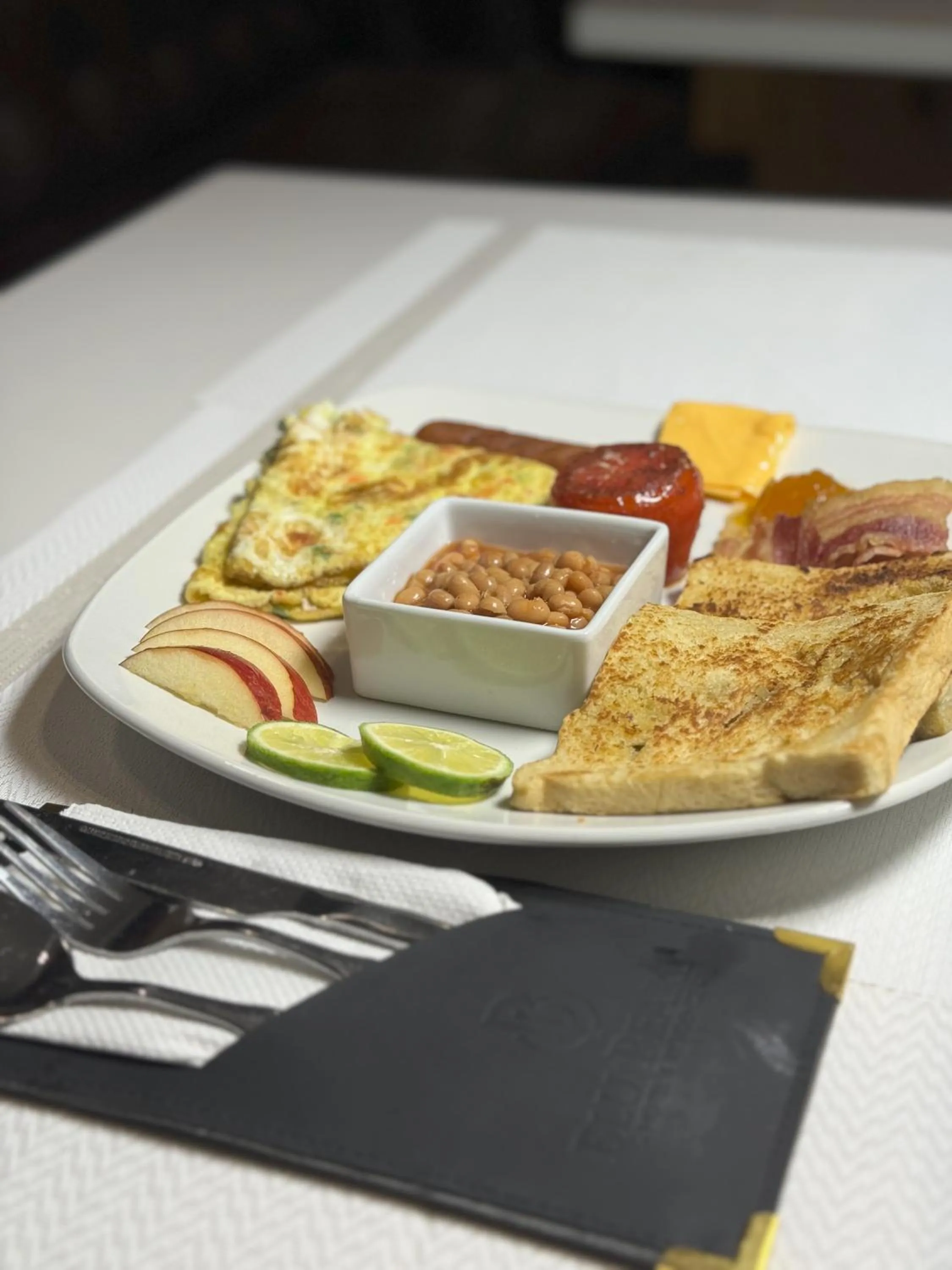 Food and drinks in Blu Pearl Hotel & Residence