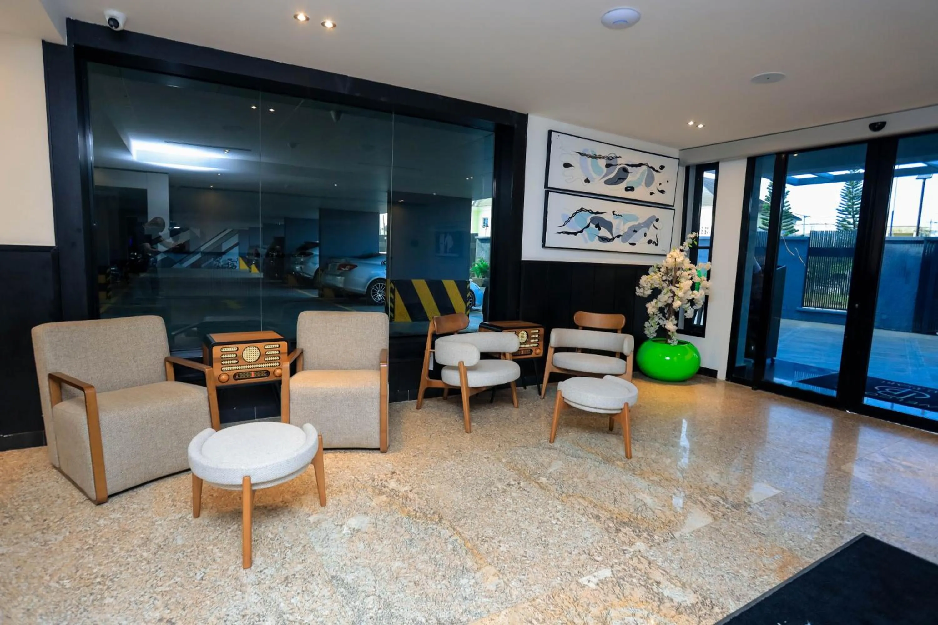 Seating area in Blu Pearl Hotel & Residence