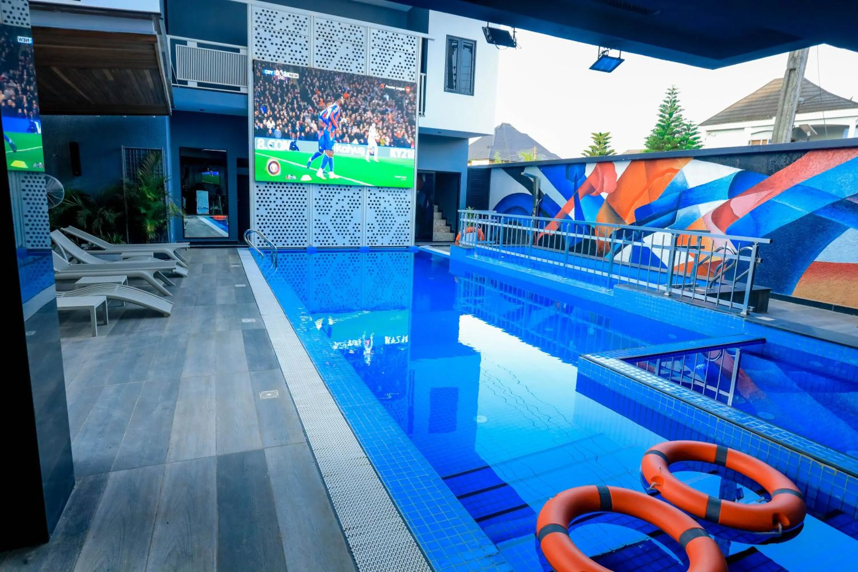 Communal lounge/ TV room in Blu Pearl Hotel & Residence