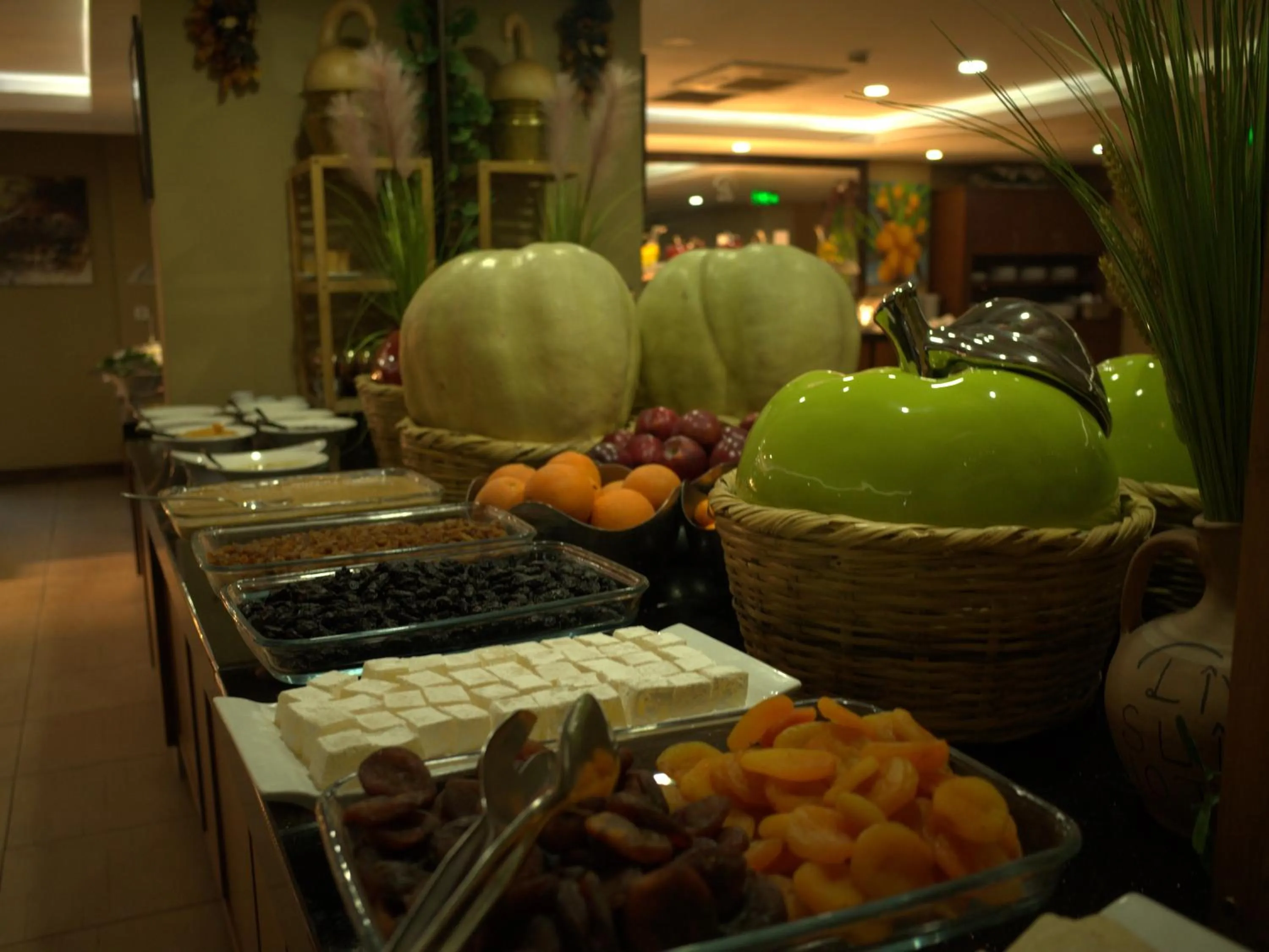 Food and drinks in Liv Suit Hotel