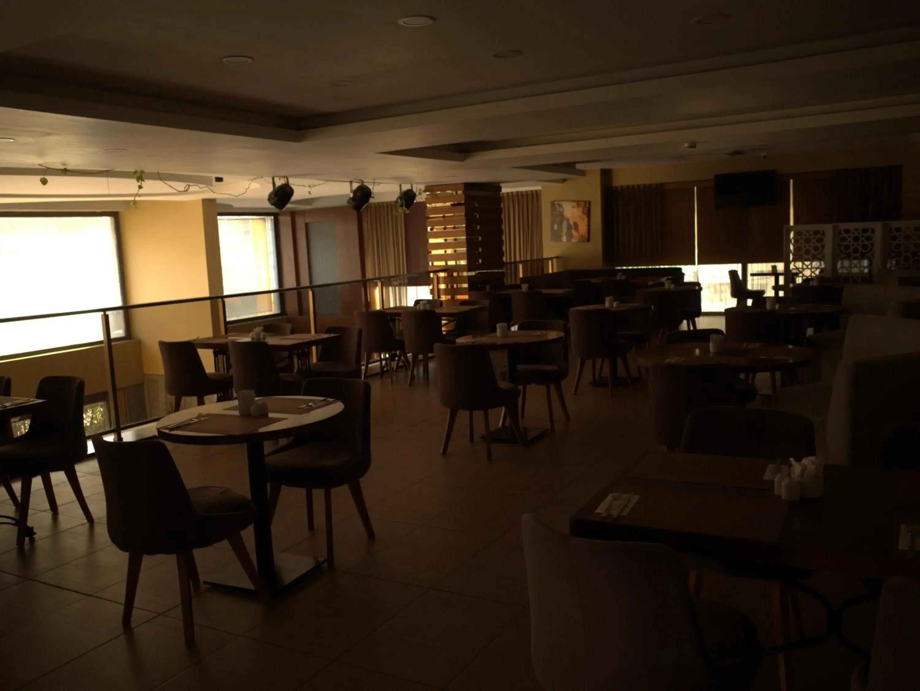 Restaurant/places to eat in Liv Suit Hotel Restaurant/places to eat in Liv Suit Hotel