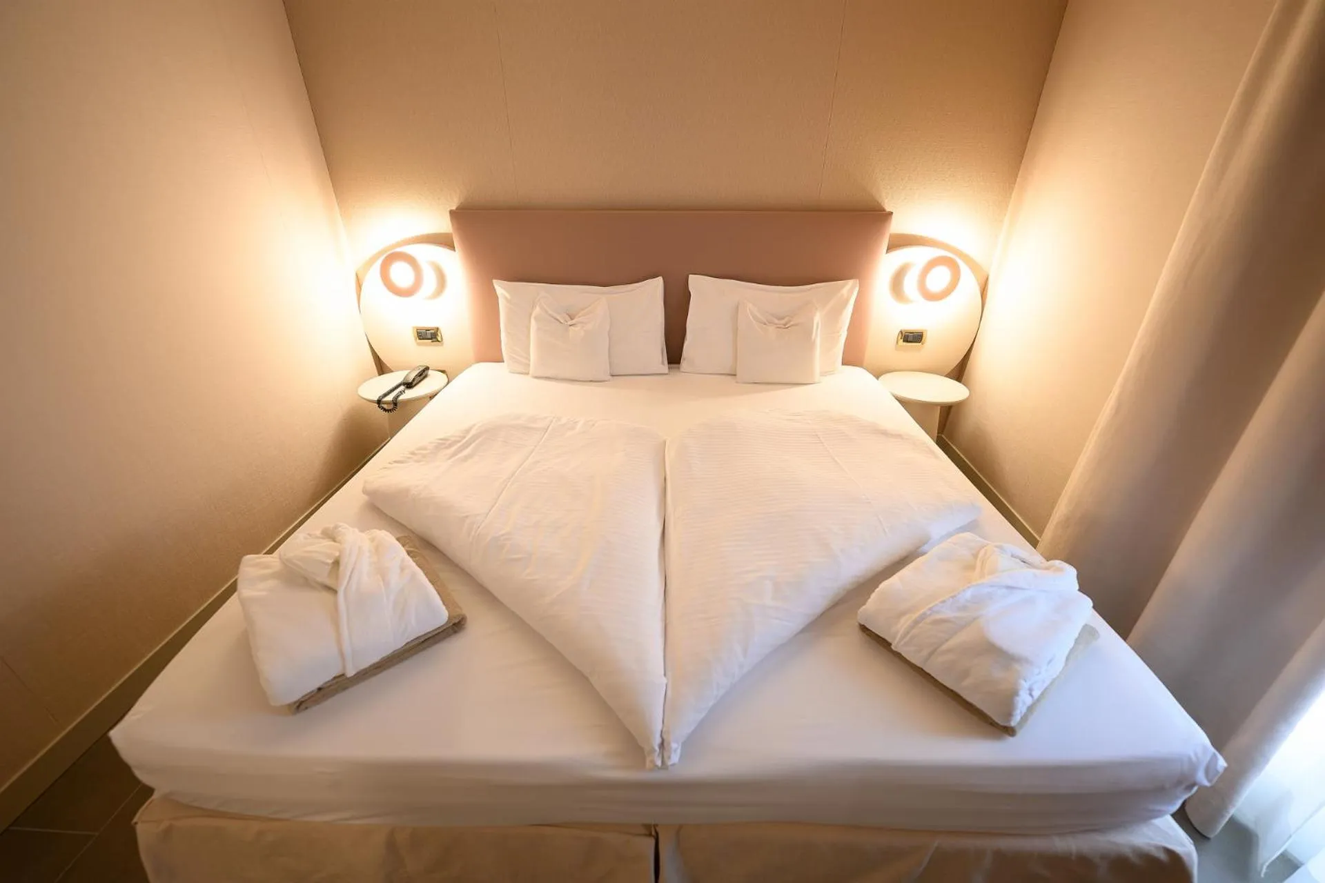 Bed in Villa Nicolli Romantic Spa Resort - Adults Only