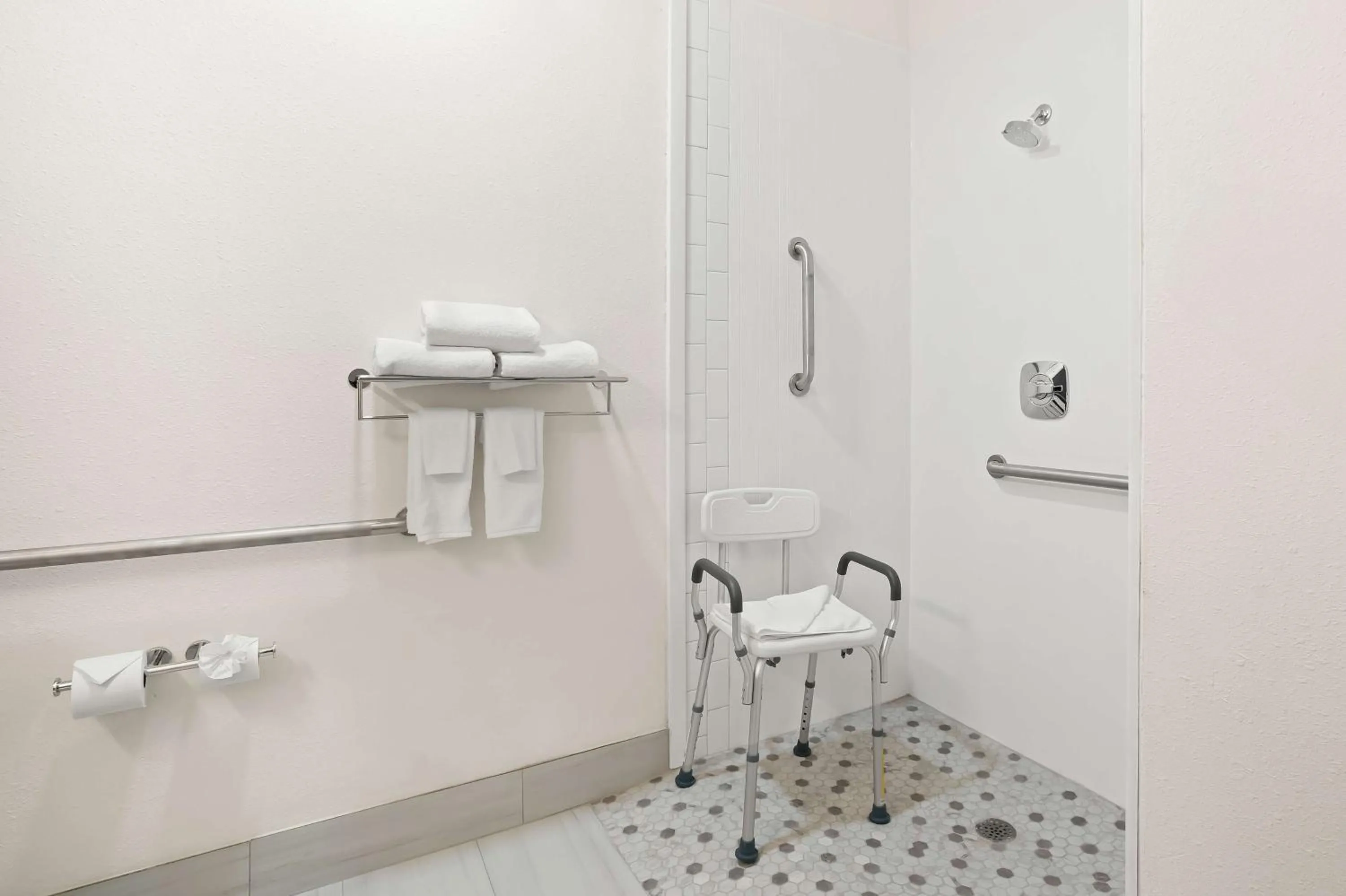 Bathroom in Spark By Hilton Moline Quad Cities