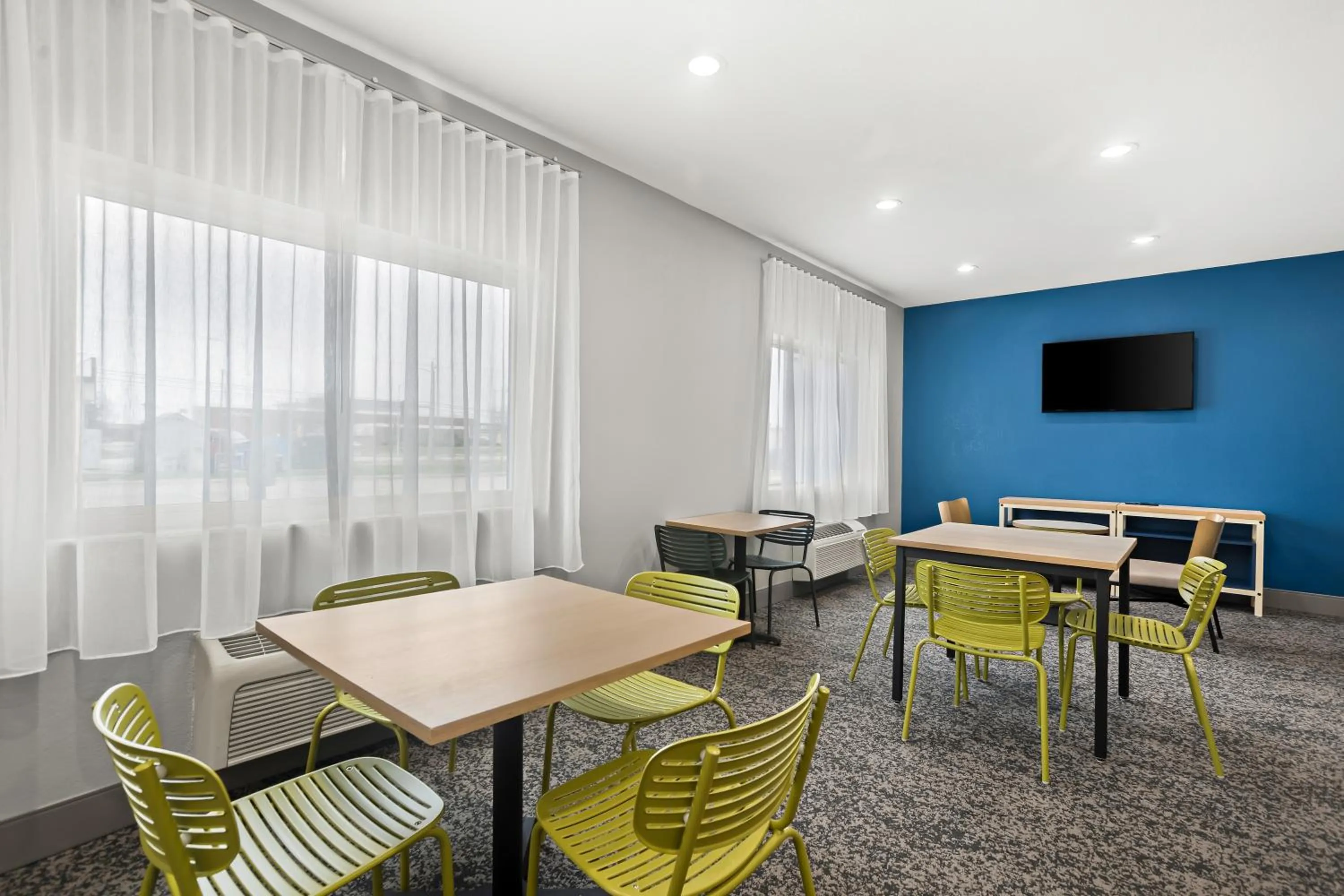 Seating area in Spark By Hilton Moline Quad Cities