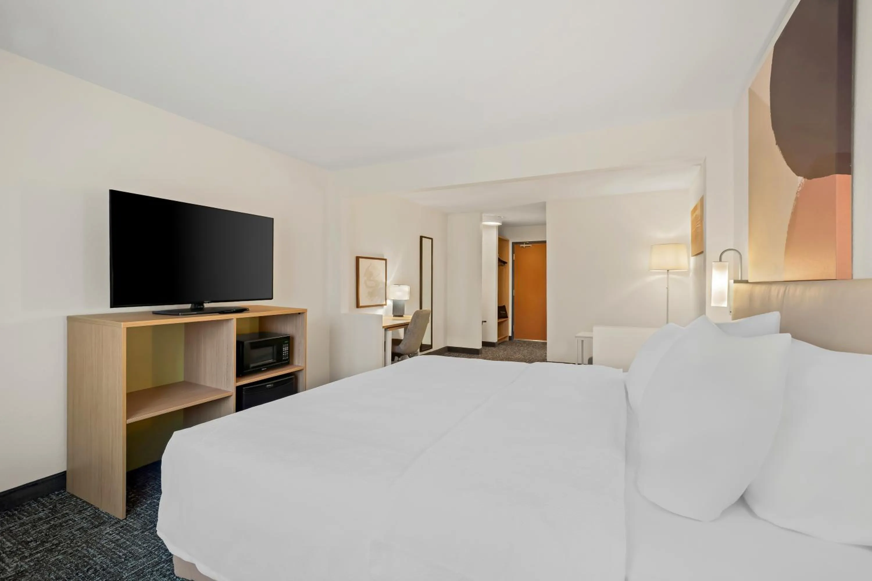 Bedroom, Bed in Spark By Hilton Moline Quad Cities