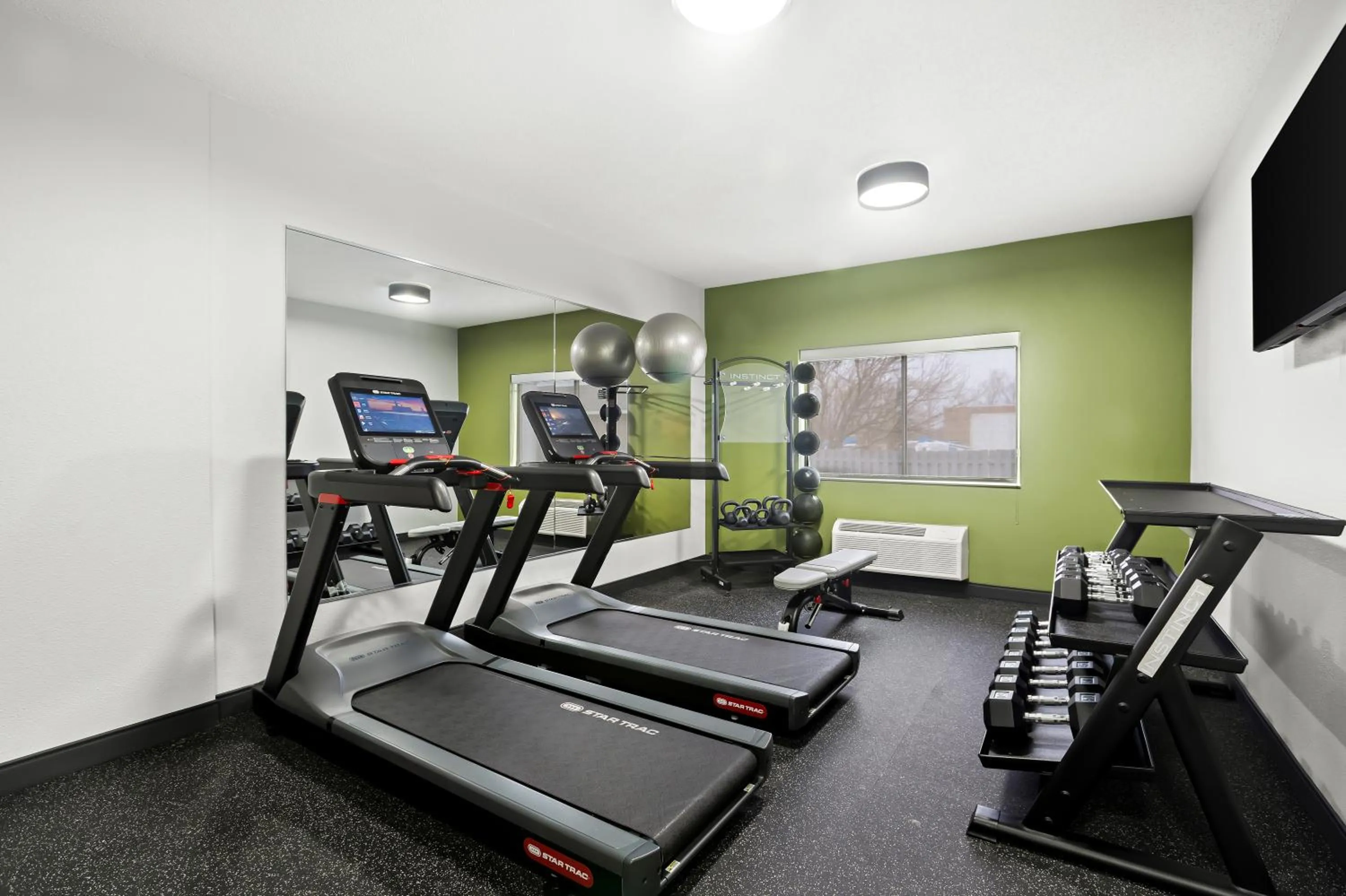 Fitness centre/facilities in Spark By Hilton Moline Quad Cities