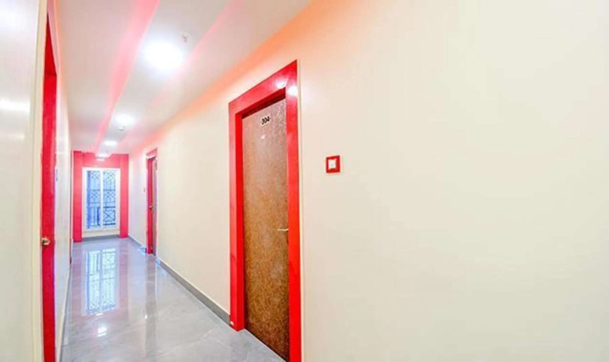 Lobby or reception in FabHotel The Crown Comforts