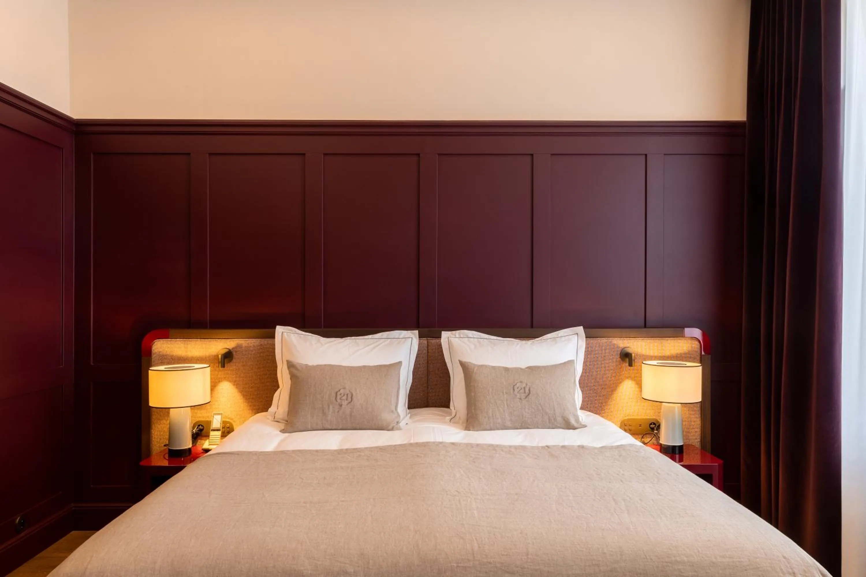 Bed in Faubourg 21 - The Leading Hotels of the World