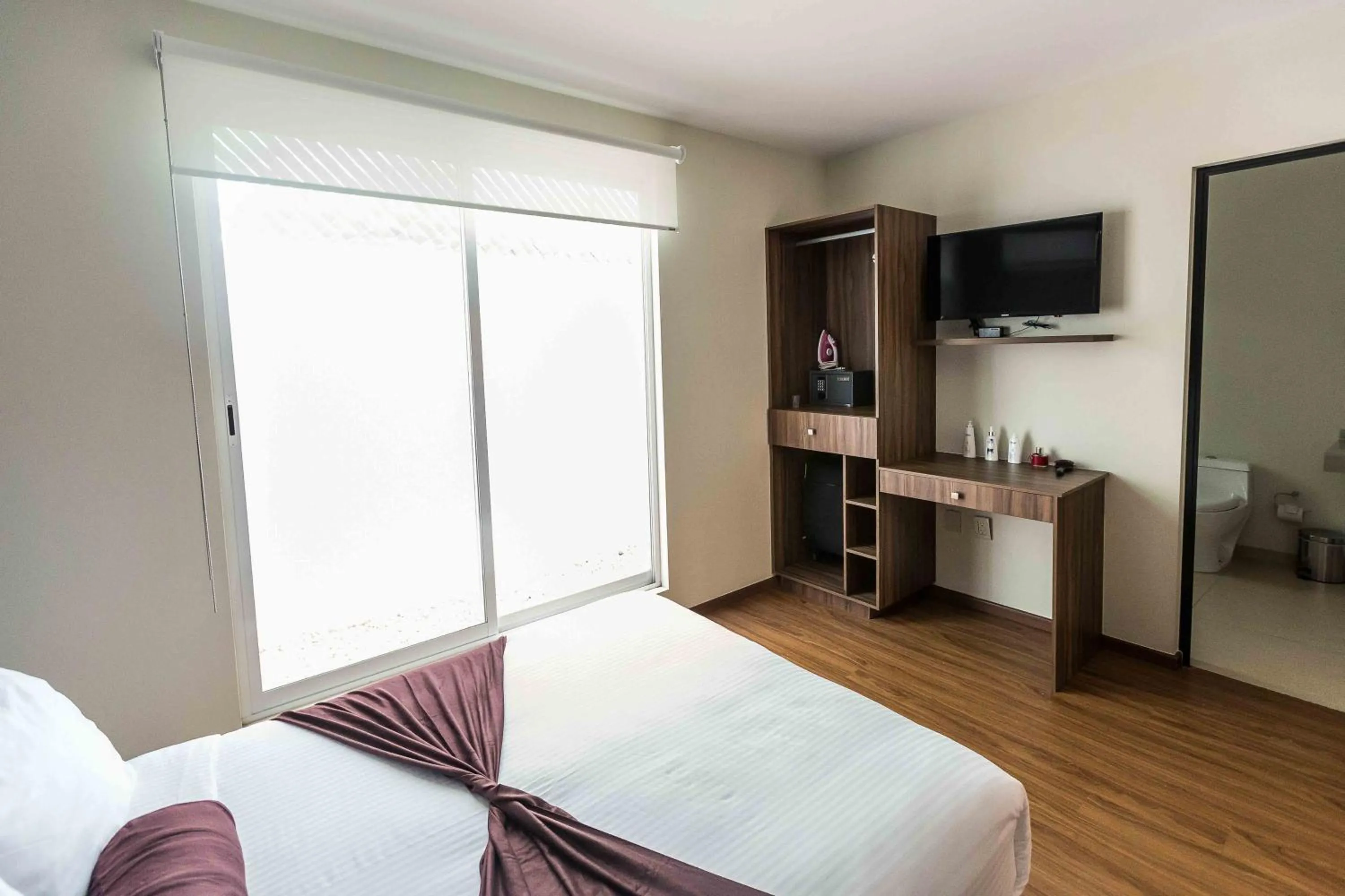 Photo of the whole room, Bed in Redwood Villas Zona Industrial San Luis Potosi