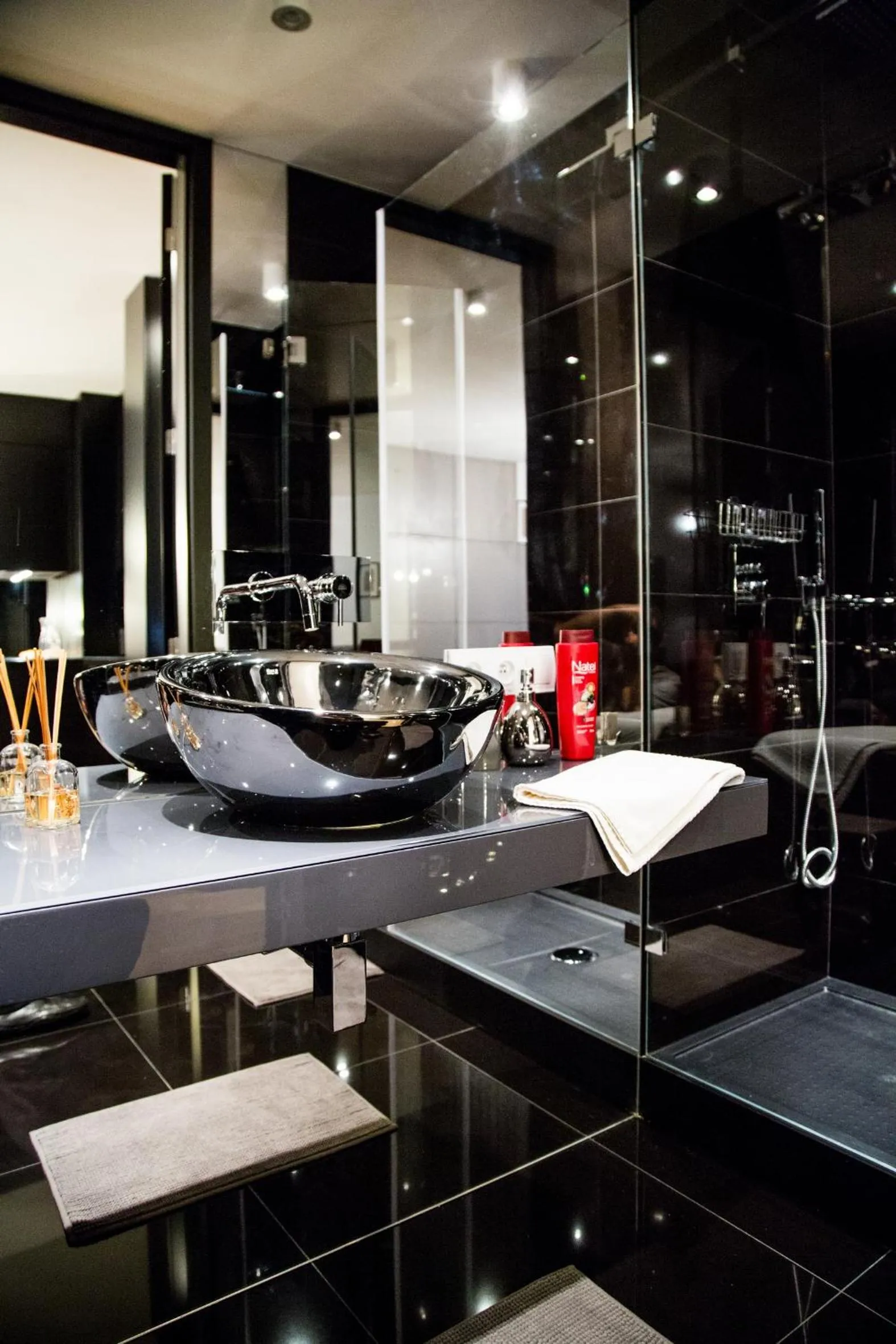 Shower in KaZou Residence