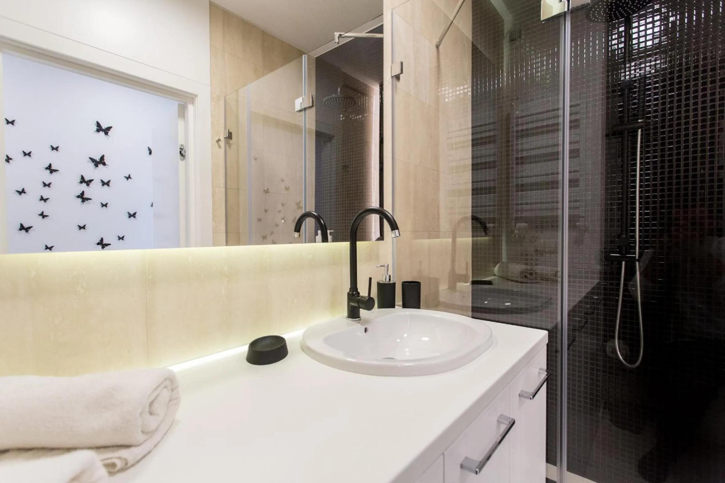 Shower in KaZou Residence